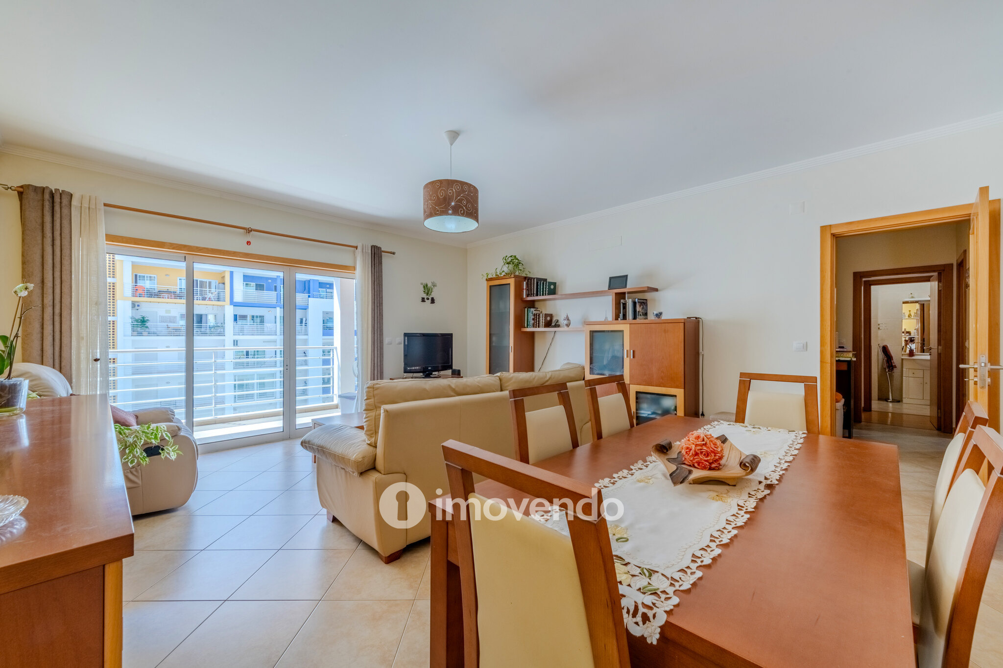 Apartamento T2 exclusivo, em condomínio com piscina, em Portimão