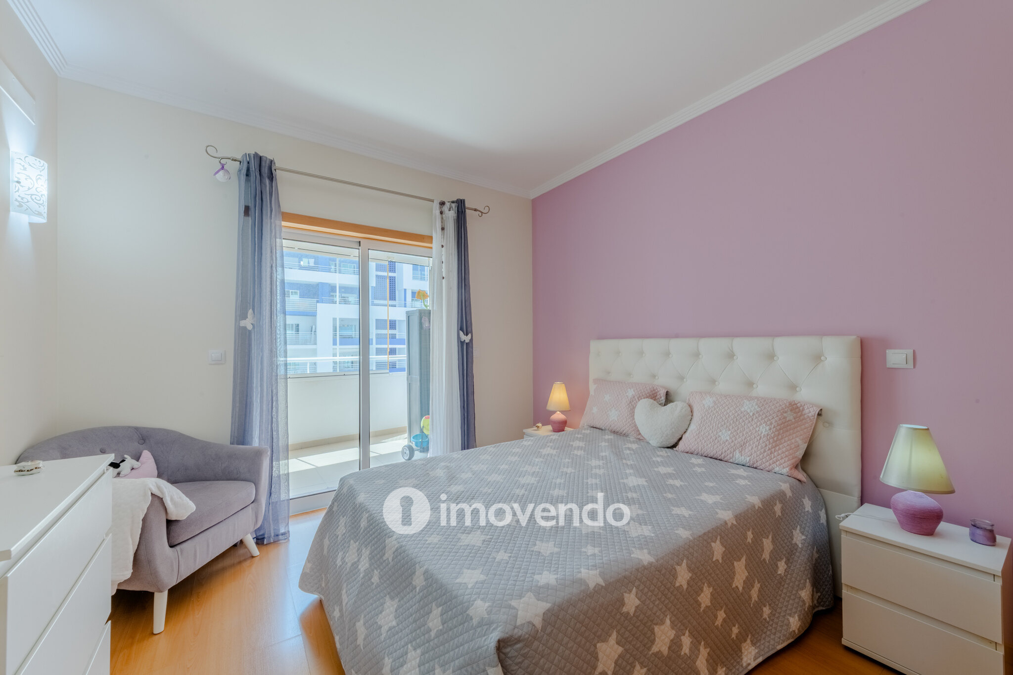 Apartamento T2 exclusivo, em condomínio com piscina, em Portimão