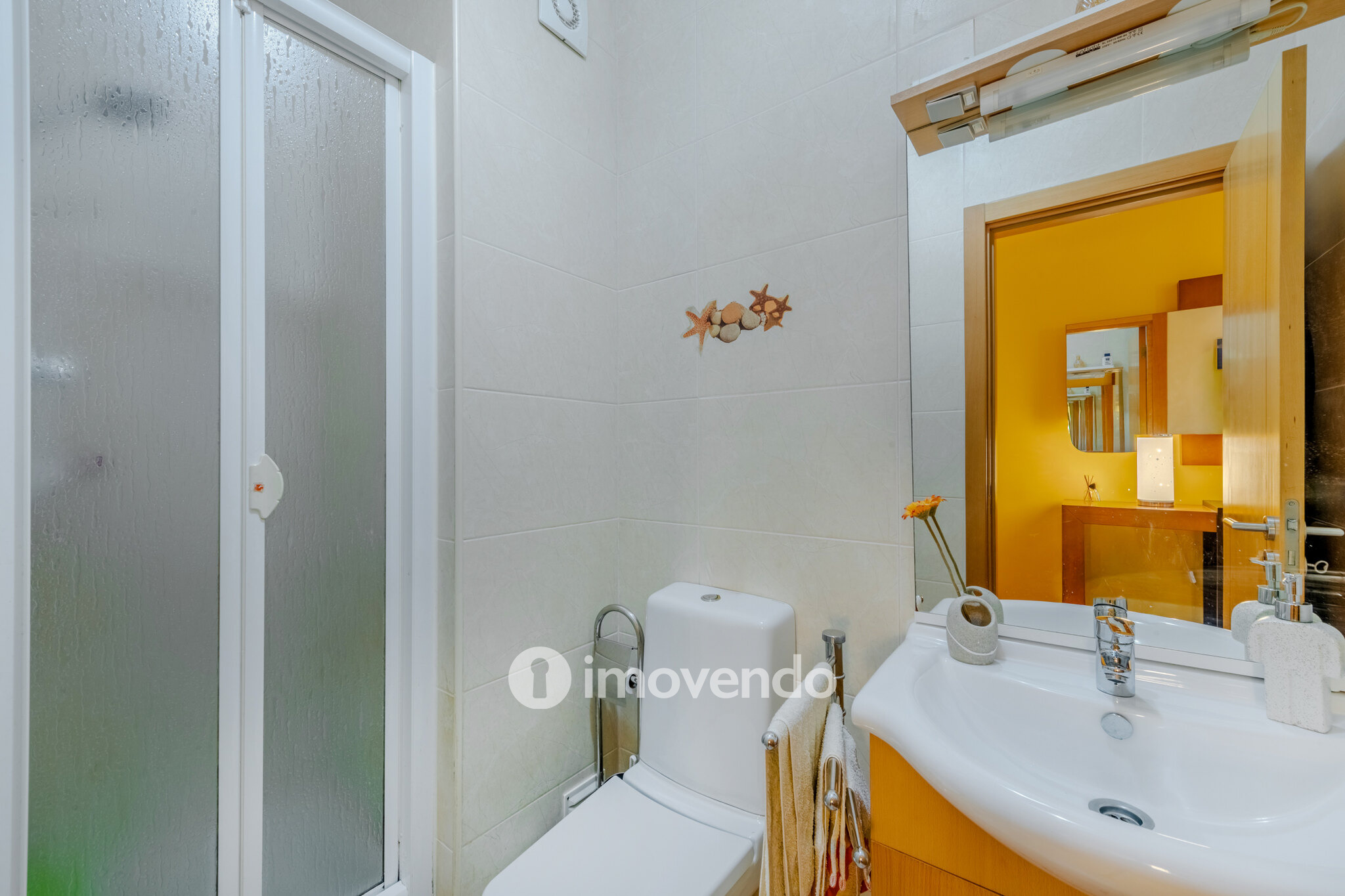 Apartamento T2 exclusivo, em condomínio com piscina, em Portimão