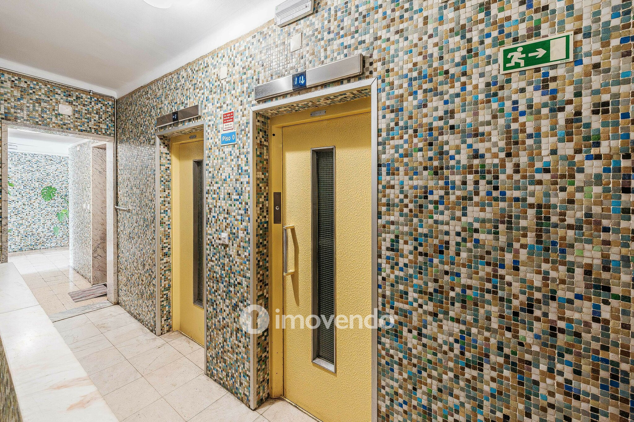 Apartamento T3 pronto a habitar, com estacionamento, na Portela