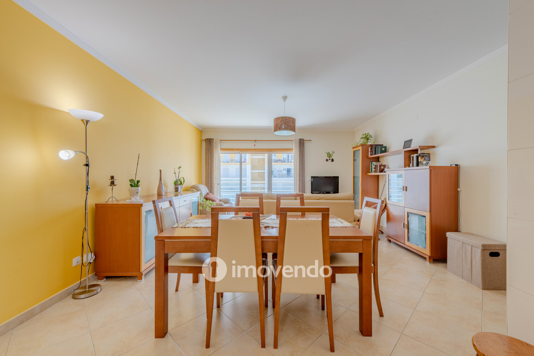 Apartamento T2 exclusivo, em condomínio com piscina, em Portimão