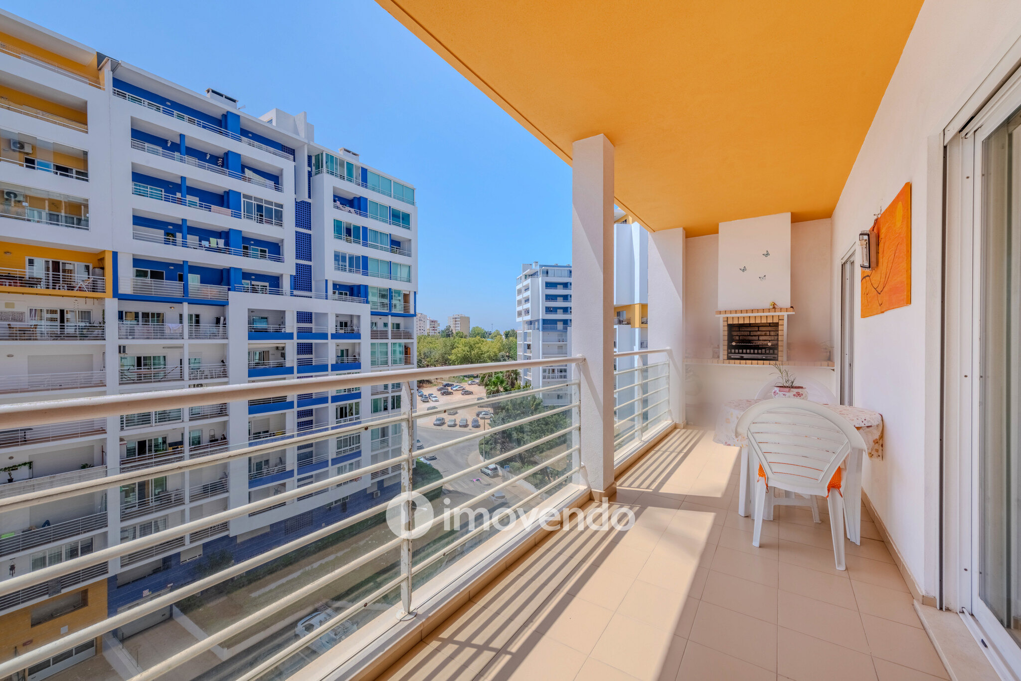 Apartamento T2 exclusivo, em condomínio com piscina, em Portimão