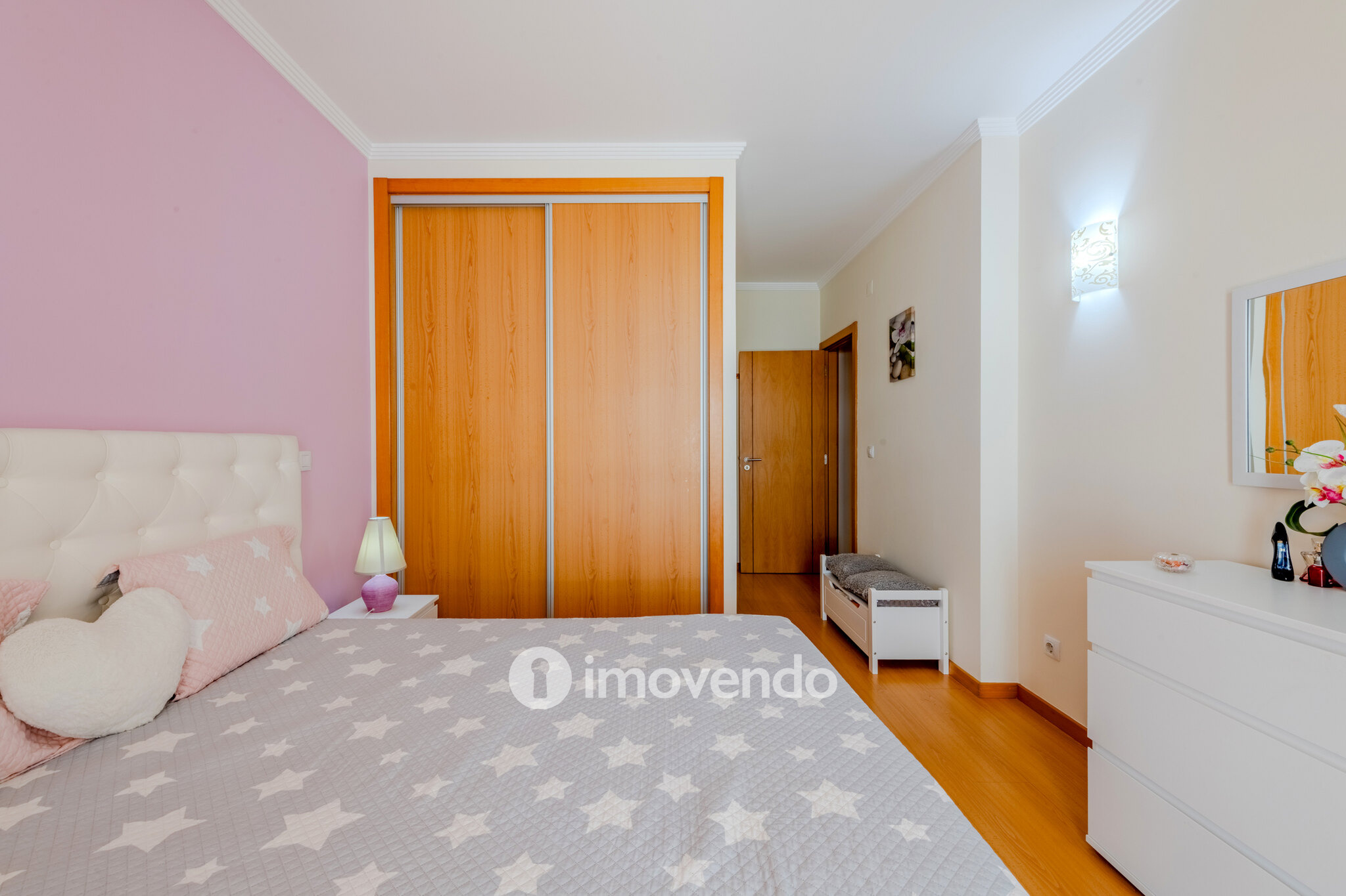 Apartamento T2 exclusivo, em condomínio com piscina, em Portimão