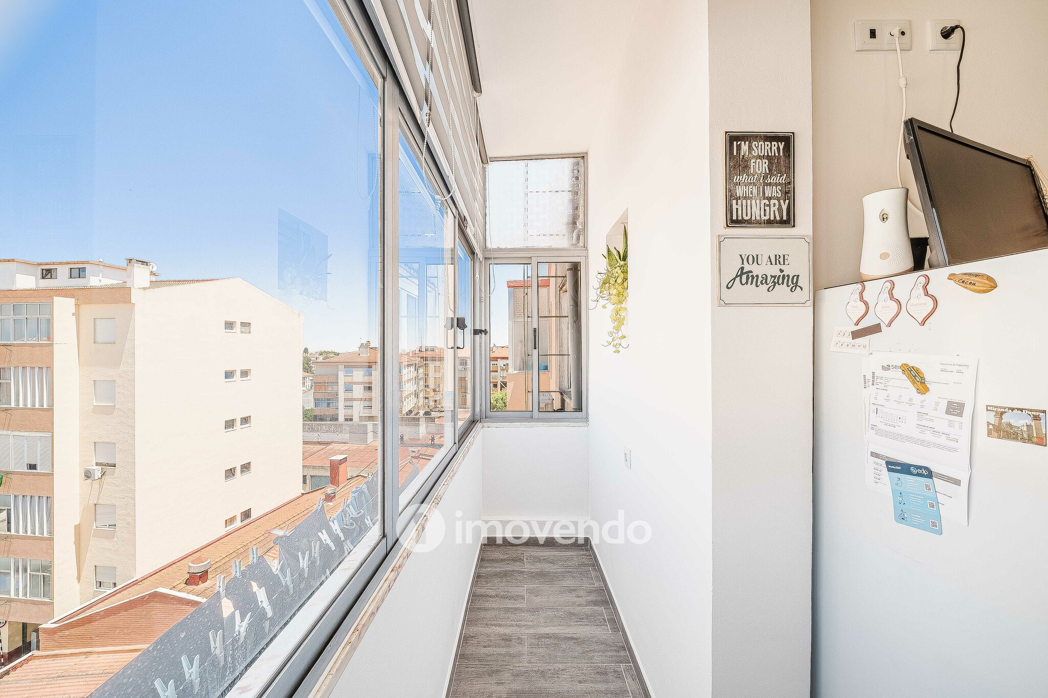 Apartamento T2 totalmente remodelado, nos Foros da Amora