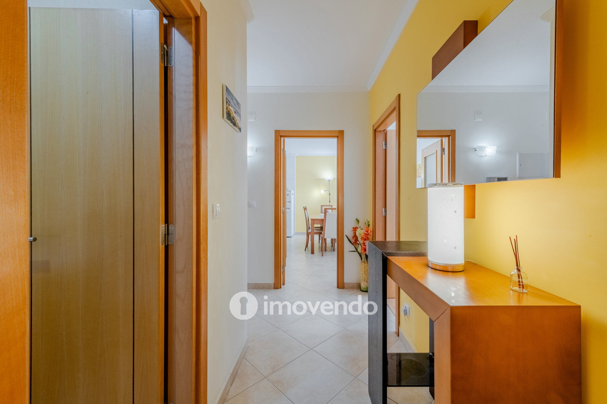 Apartamento T2 exclusivo, em condomínio com piscina, em Portimão