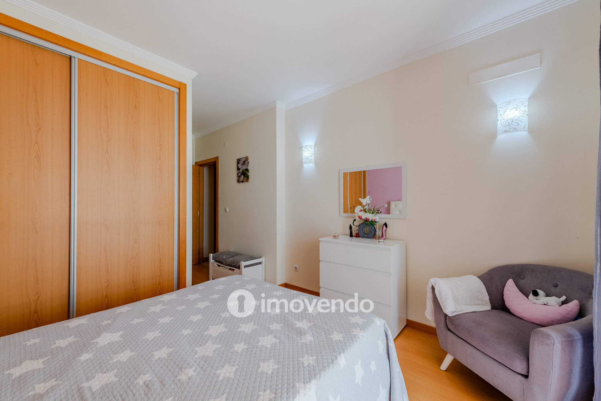 Apartamento T2 exclusivo, em condomínio com piscina, em Portimão