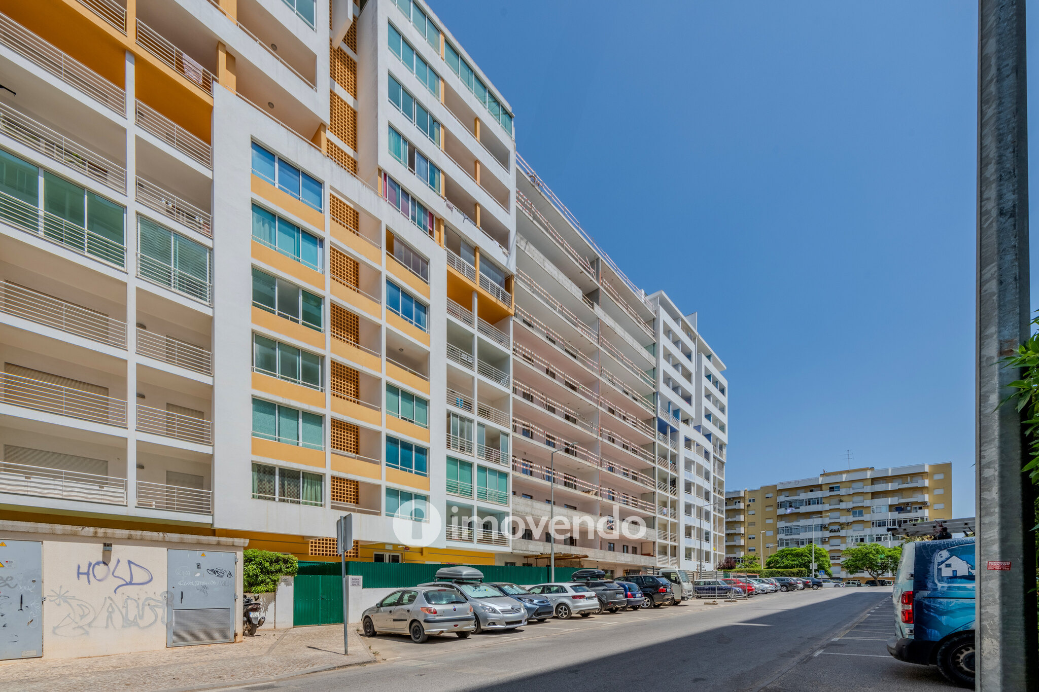 Apartamento T2 exclusivo, em condomínio com piscina, em Portimão