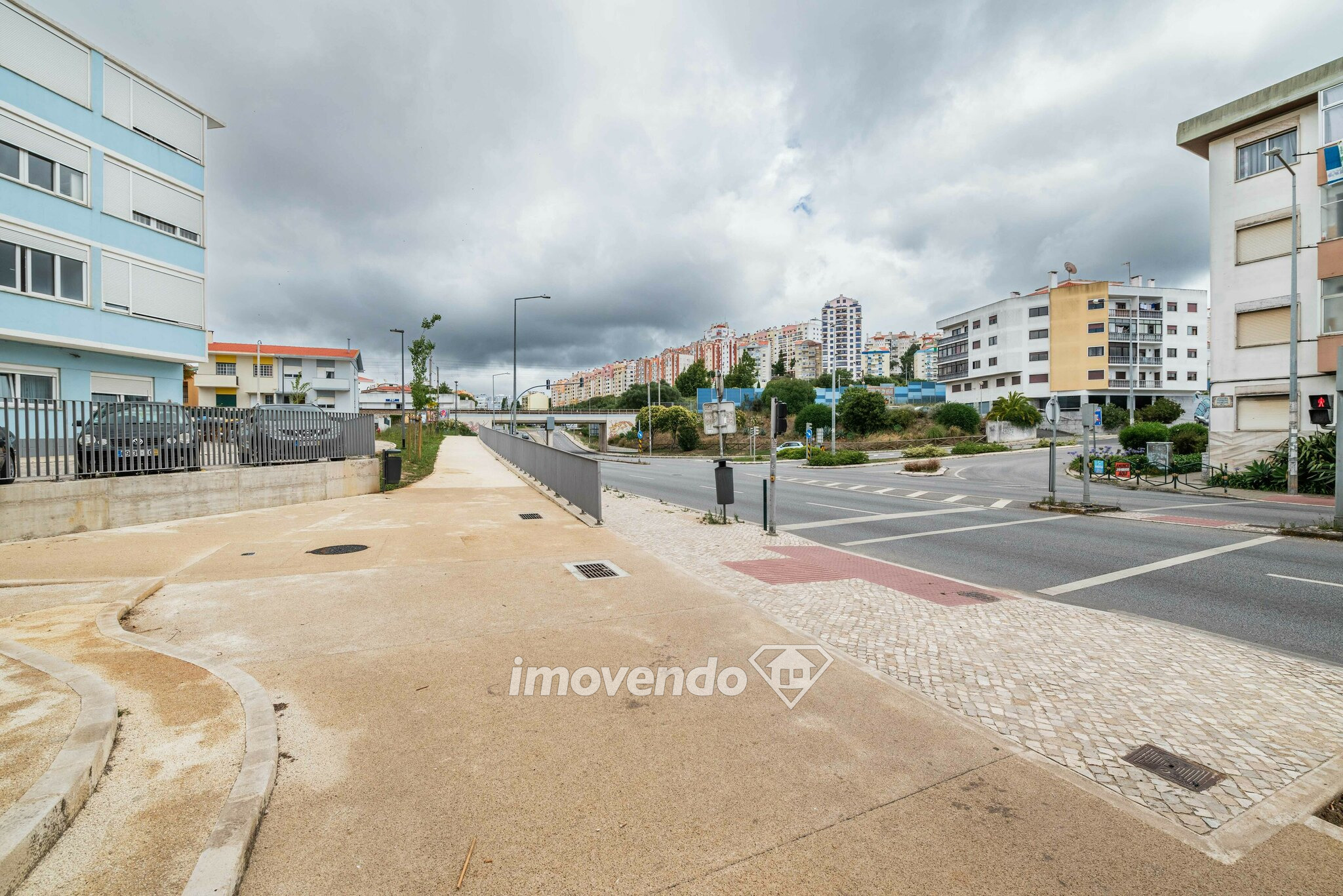 Apartamento T3 totalmente remodelado, pronto a habitar, em Mem-Martins