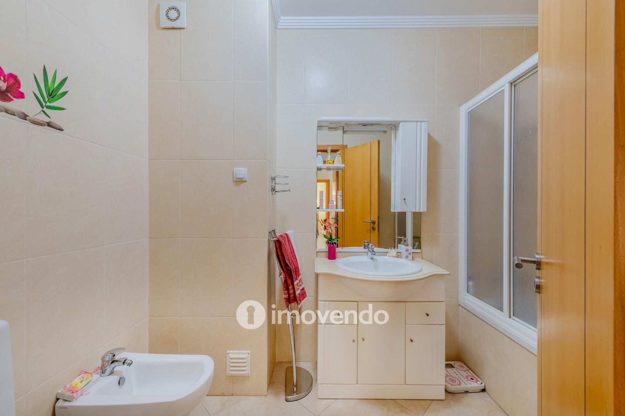 Apartamento T2 exclusivo, em condomínio com piscina, em Portimão