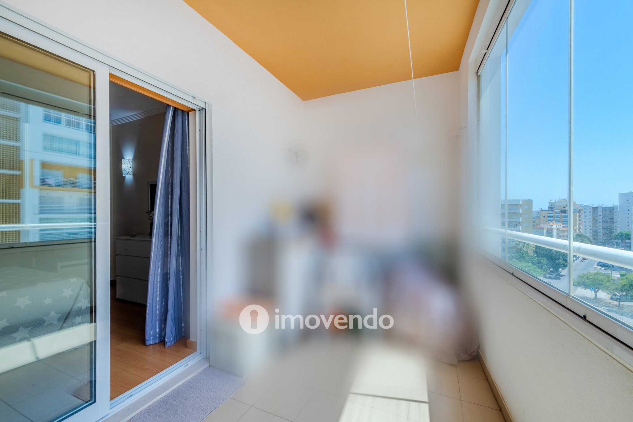 Apartamento T2 exclusivo, em condomínio com piscina, em Portimão