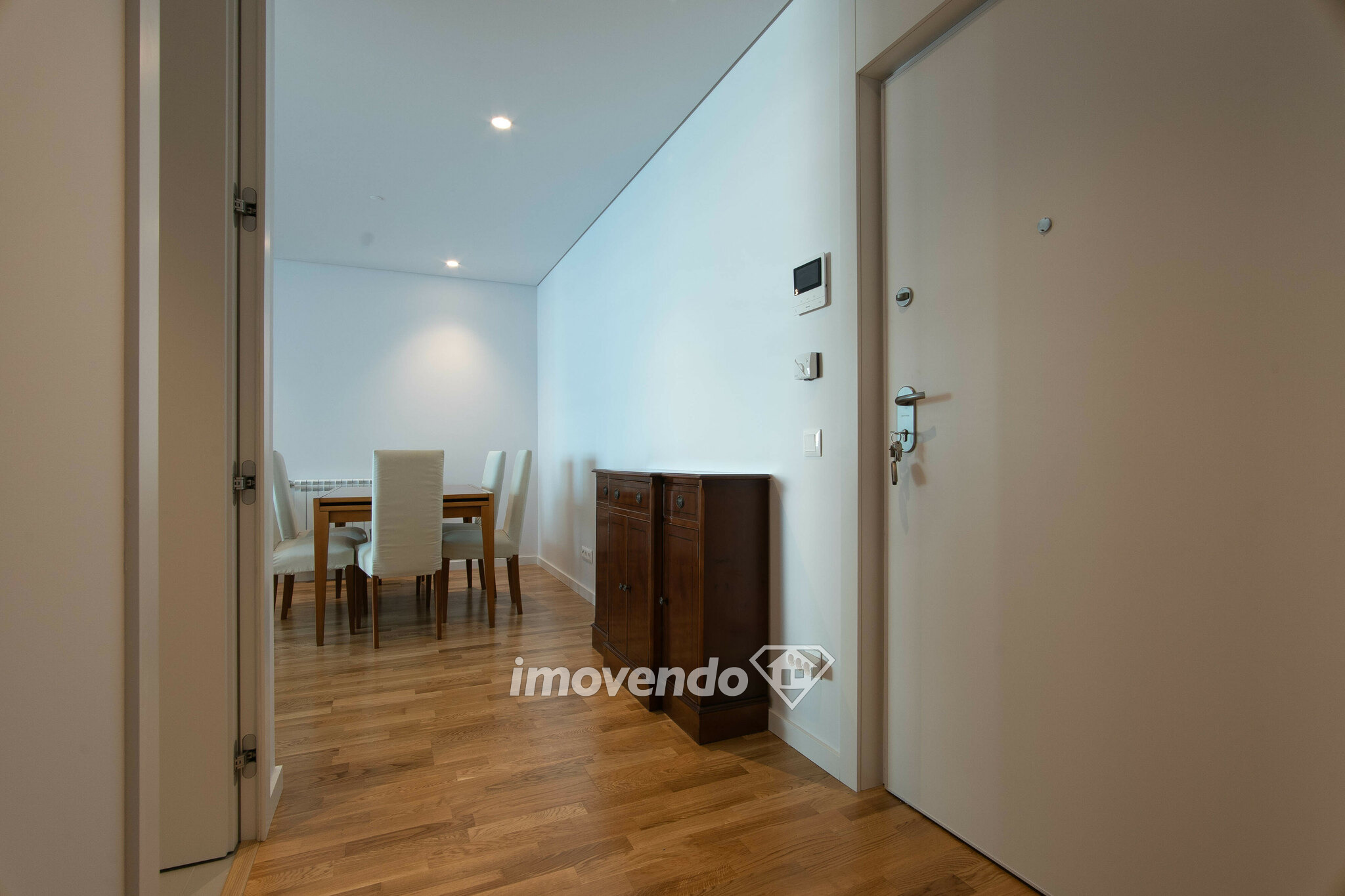 Apartamento T2 novo e exclusivo, com garagem, em Moreira, Maia