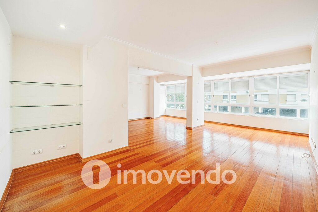 Apartamento T3 em Oeiras, Lisboa com 149 m<sup>2</sup> por 595.000