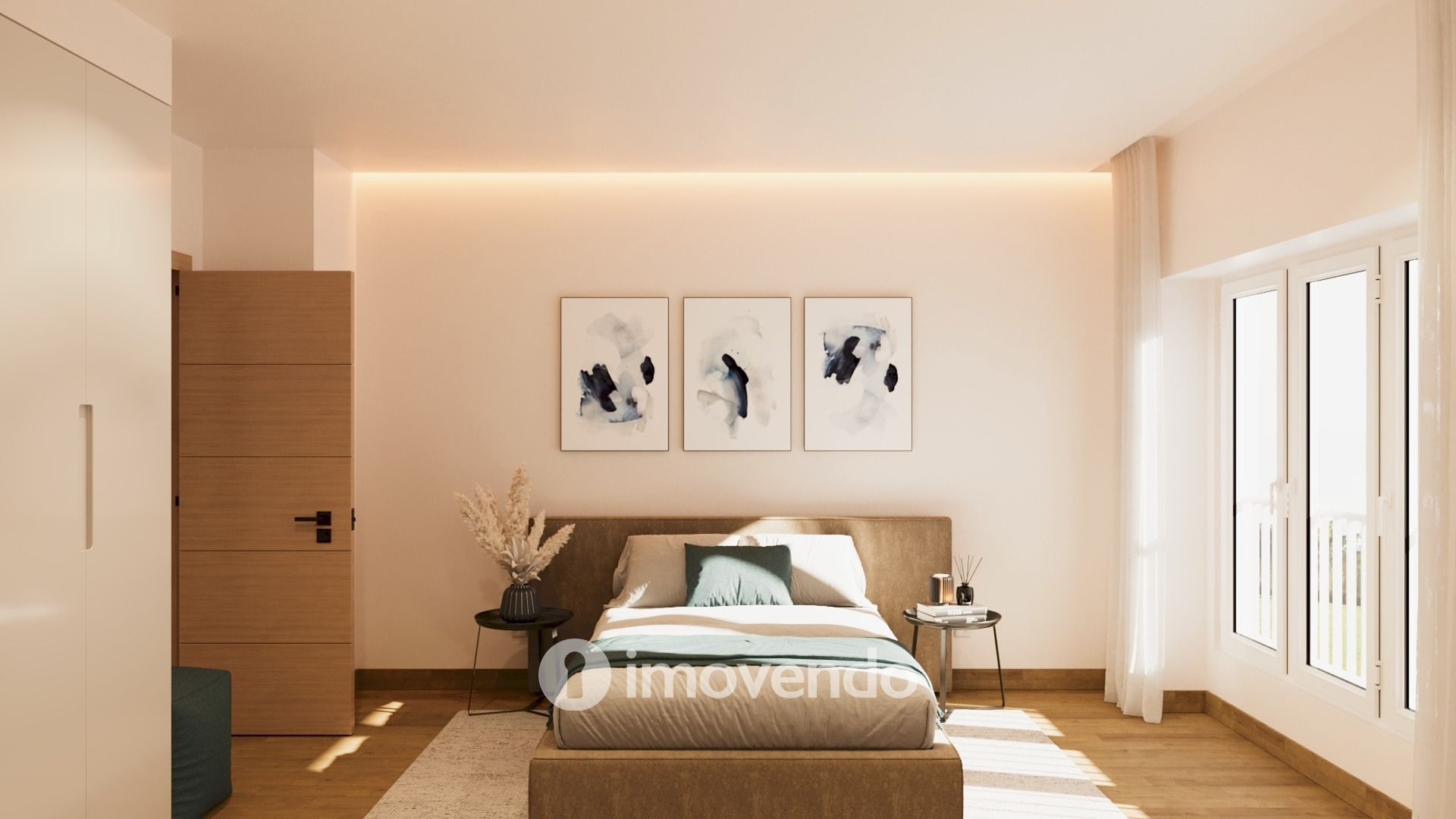 Apartamento T4, totalmente remodelado e cozinha equipada, em Almada