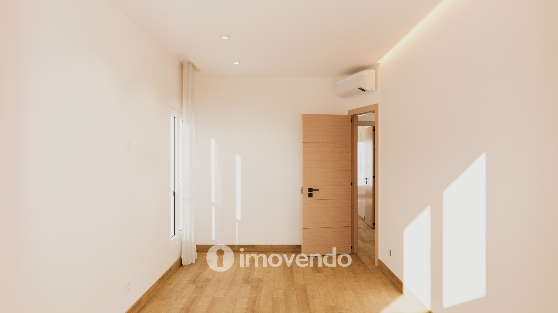 Apartamento T4, totalmente remodelado e cozinha equipada, em Almada