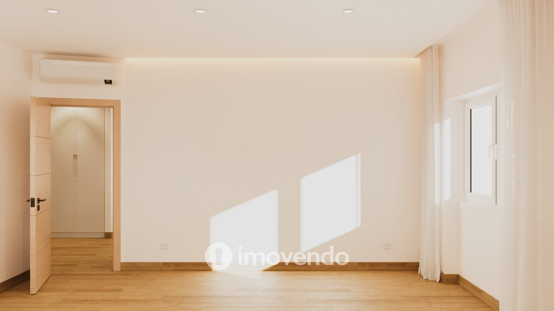 Apartamento T4, totalmente remodelado e cozinha equipada, em Almada