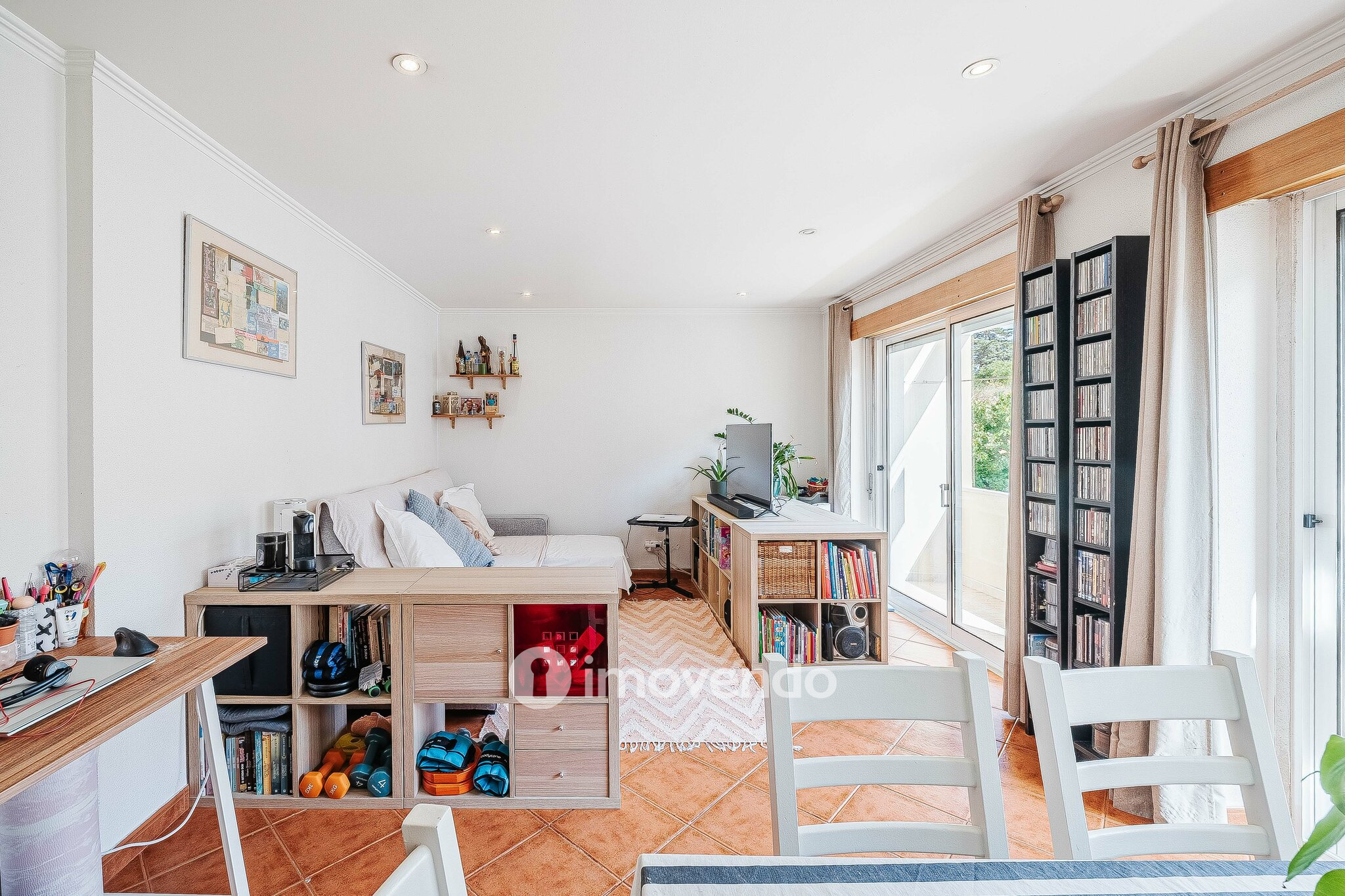 Apartamento T2 com cozinha equipada, na Amadora