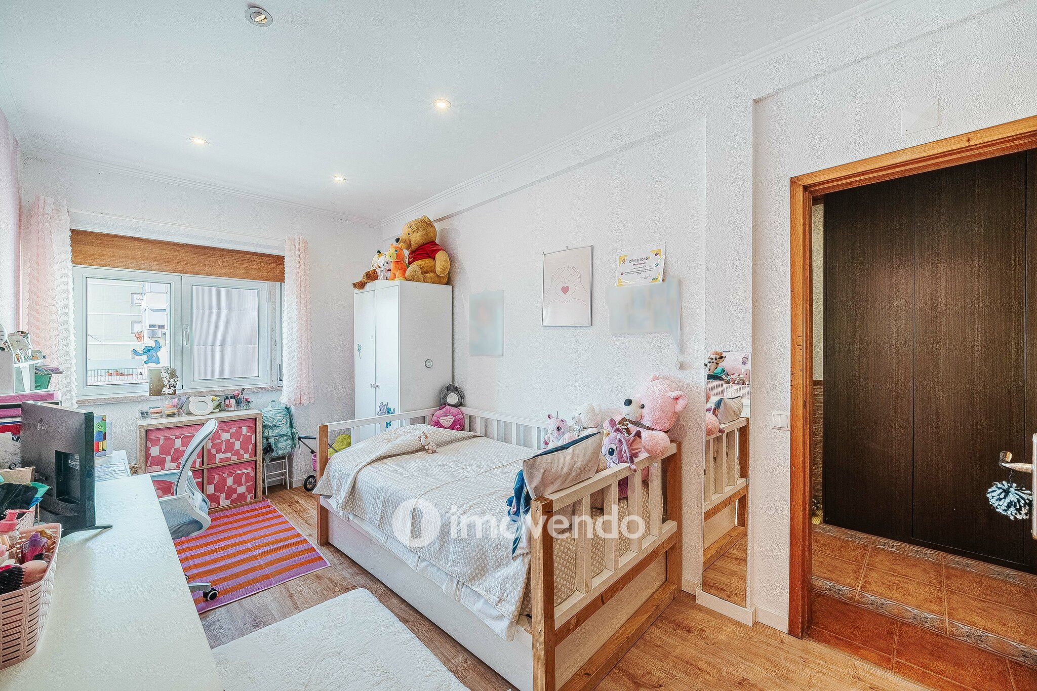 Apartamento T2 com cozinha equipada, na Amadora