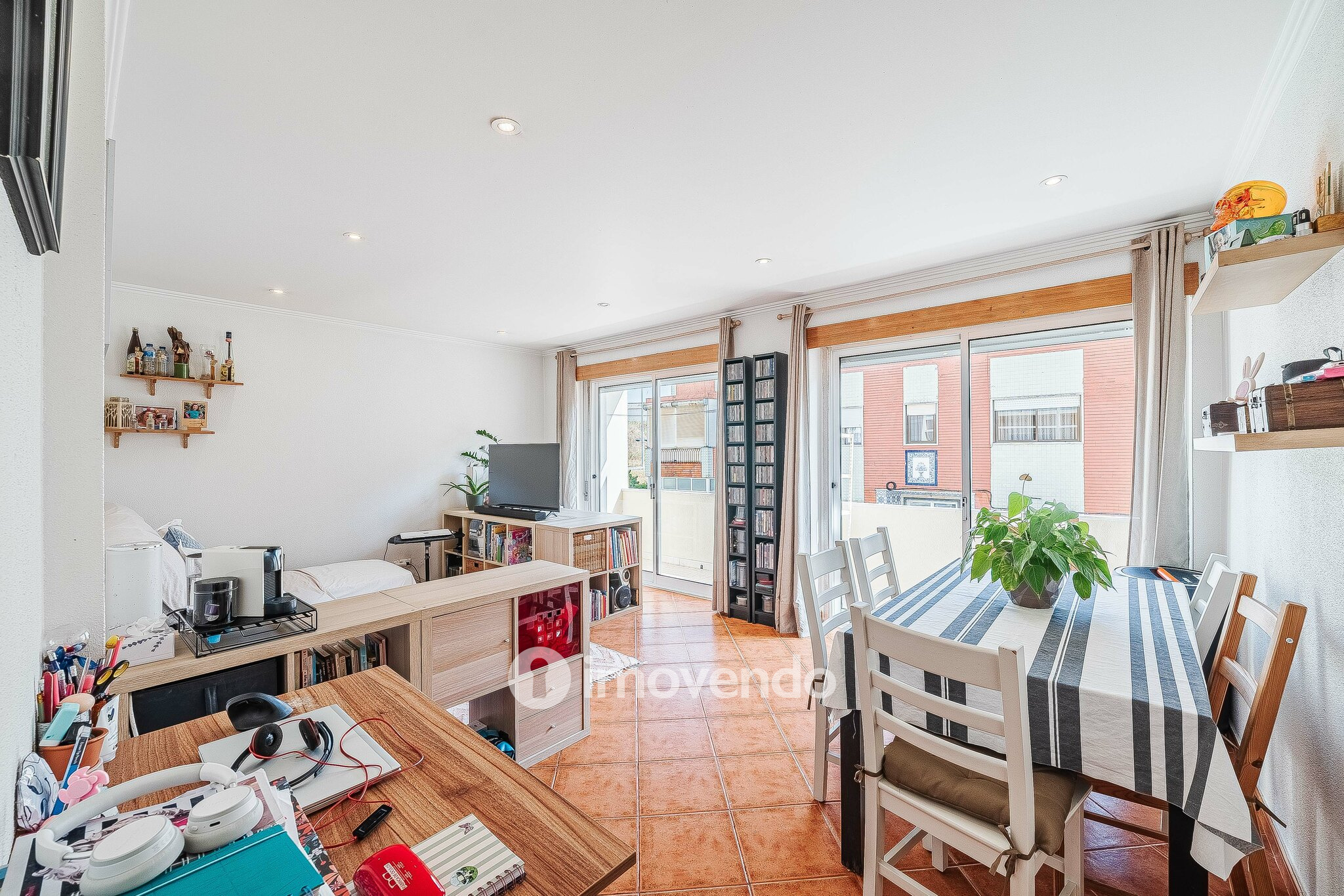 Apartamento T2 com cozinha equipada, na Amadora