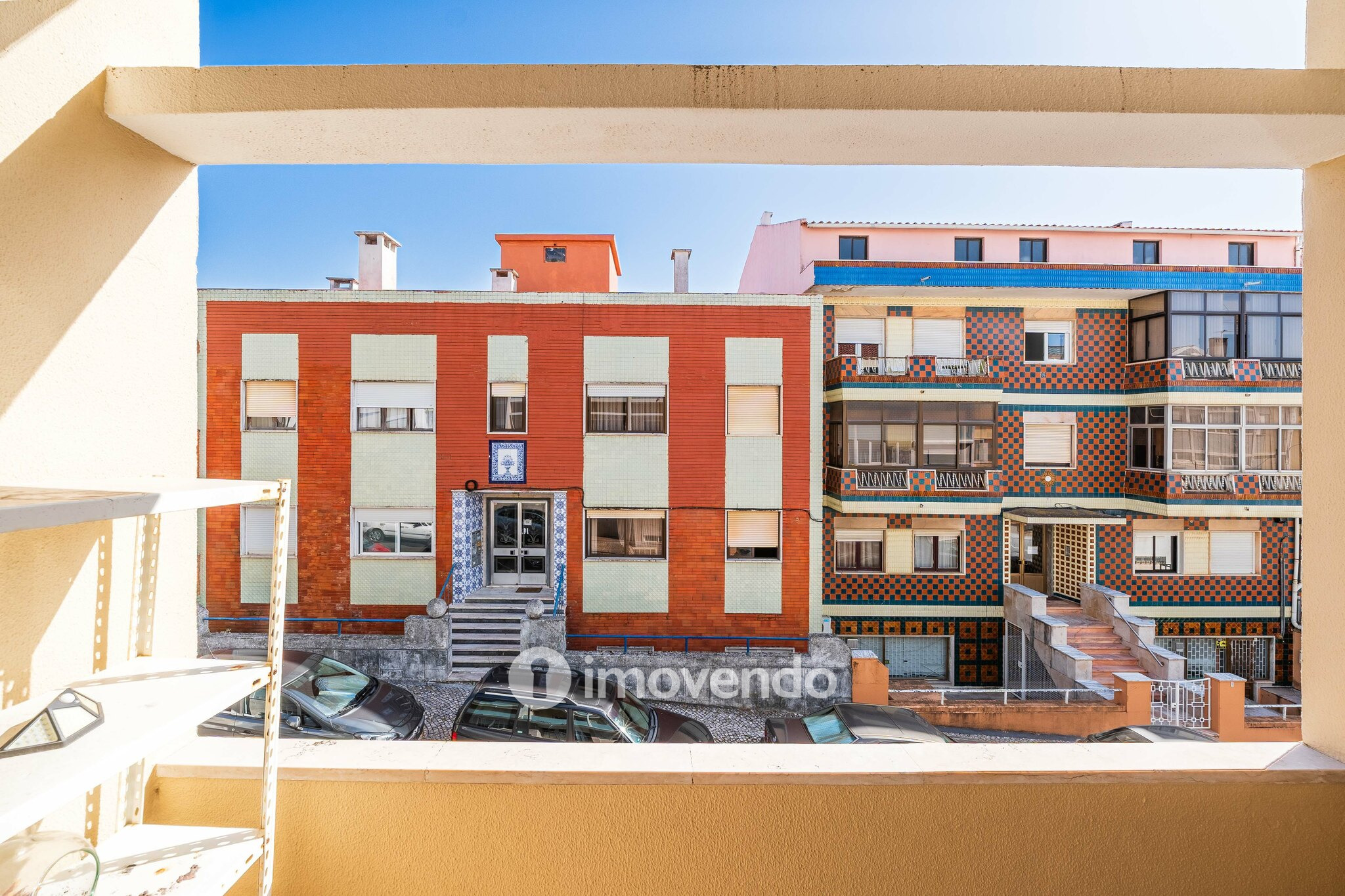 Apartamento T2 com cozinha equipada, na Amadora