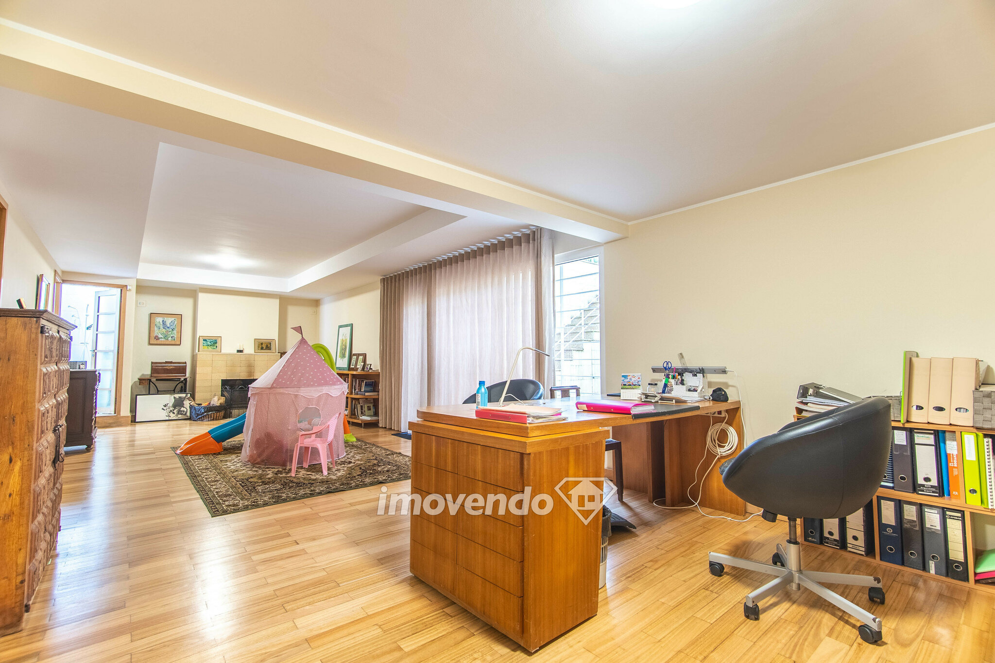 Moradia exclusiva T4, com terraço, jardim e garagem, na Maia