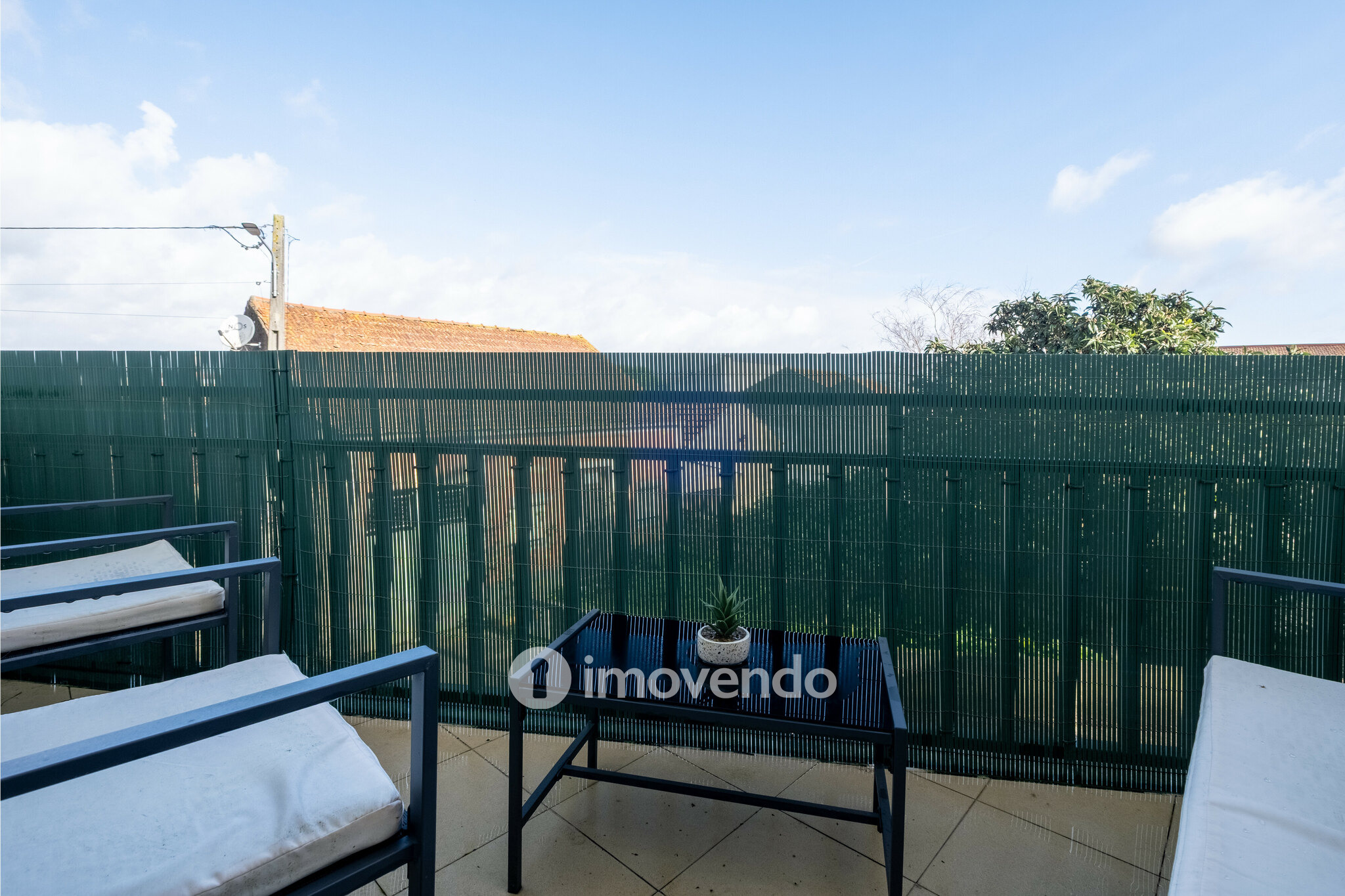 Moradia T3 mobilada e equipada, com garagem e jardim, na Mealhada