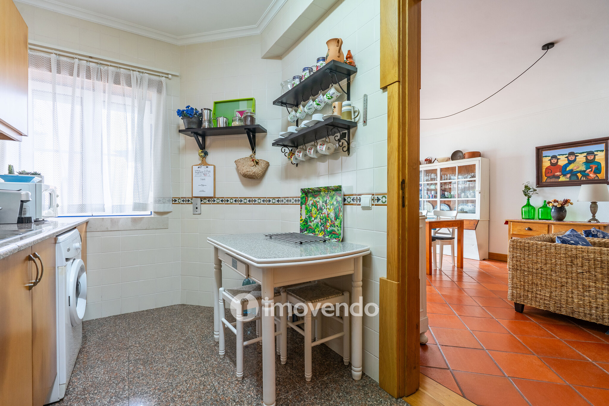Apartamento T2, num condomínio com piscina, em São Martinho do Porto