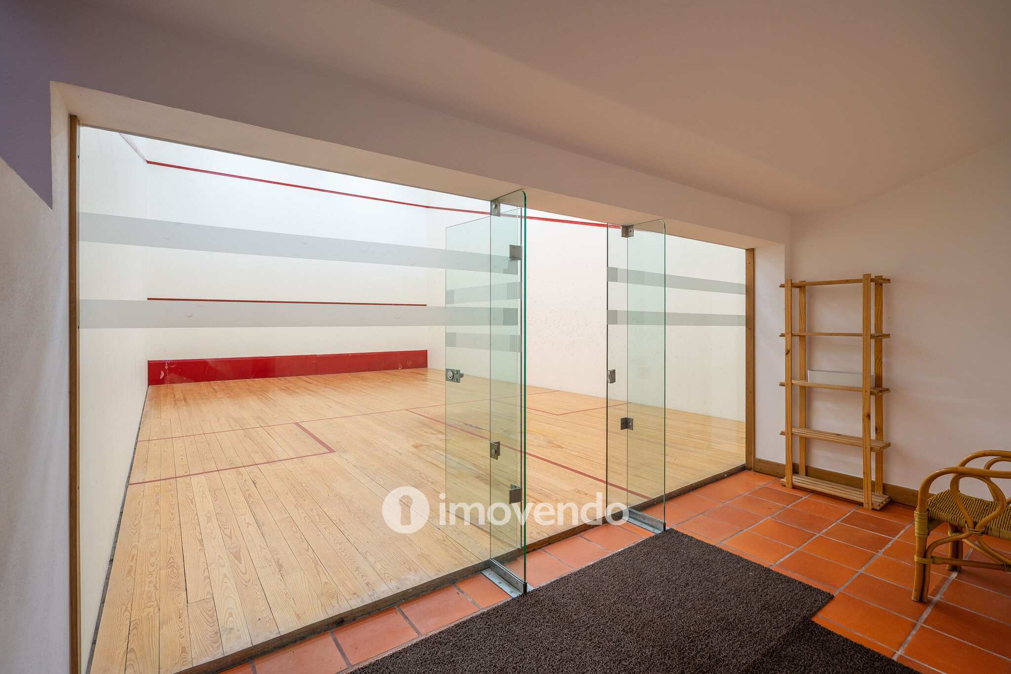 Apartamento T2, num condomínio com piscina, em São Martinho do Porto