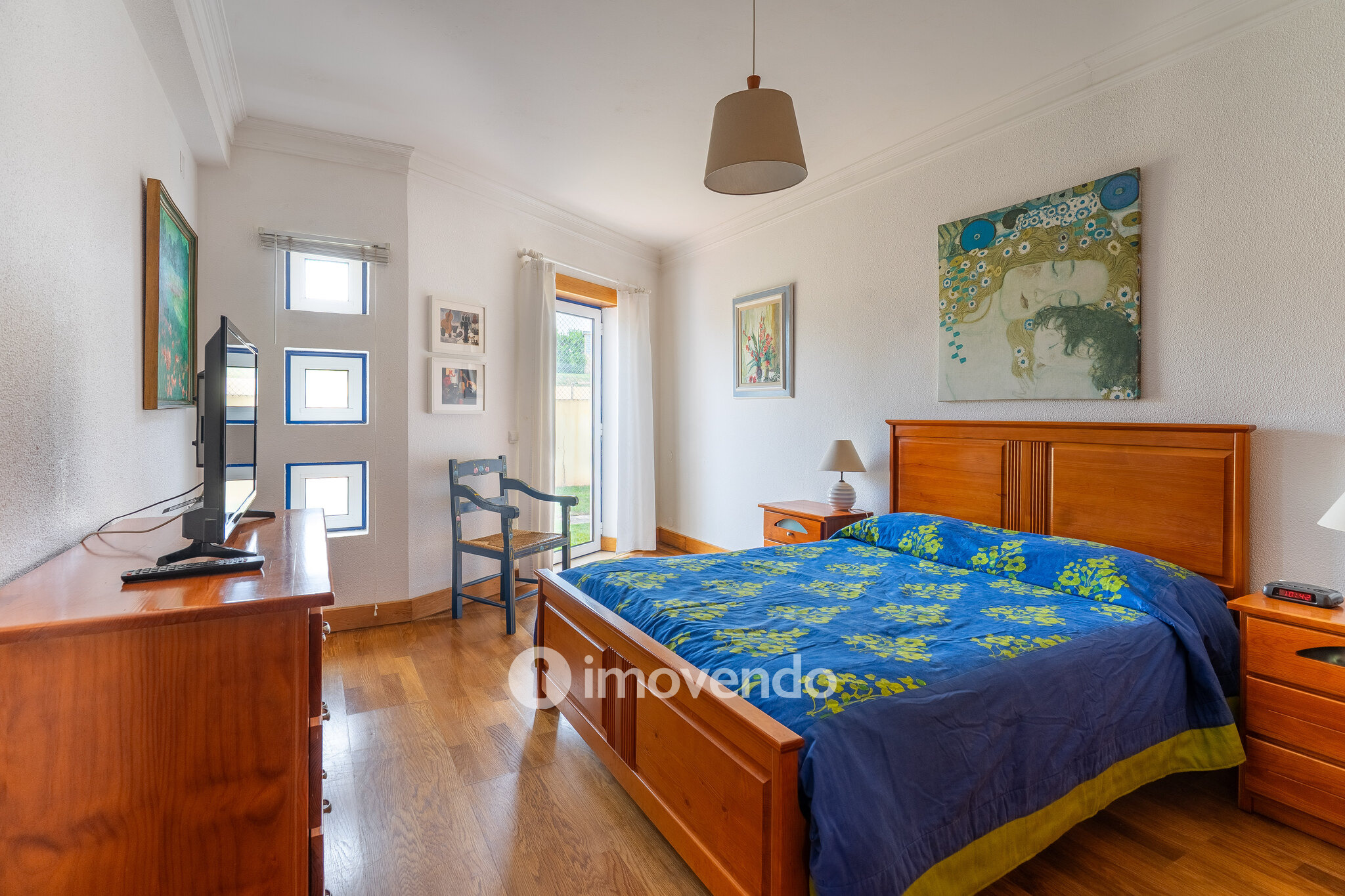 Apartamento T2, num condomínio com piscina, em São Martinho do Porto