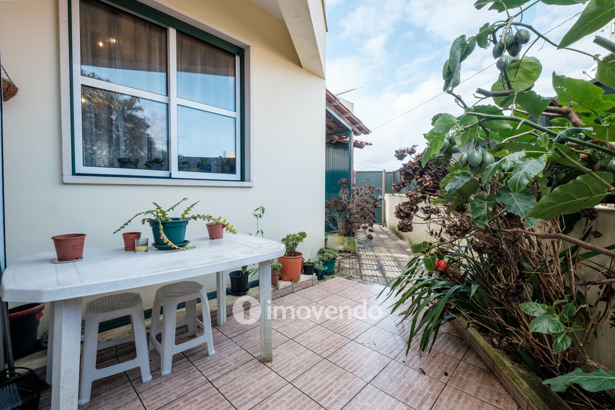 Moradia T3 mobilada e equipada, com garagem e jardim, na Mealhada