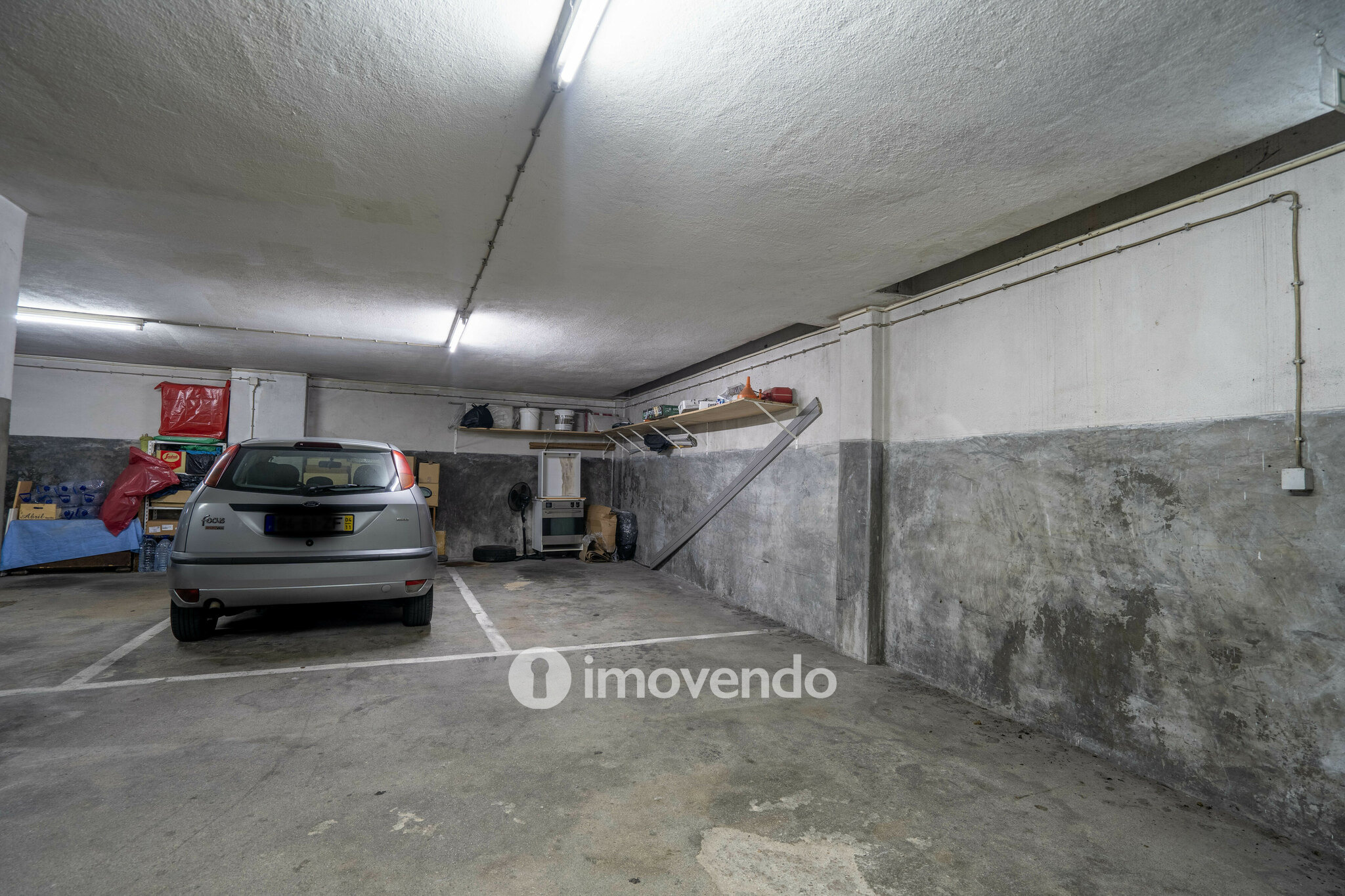 Apartamento T2, com lugar de estacionamento, em Gaia