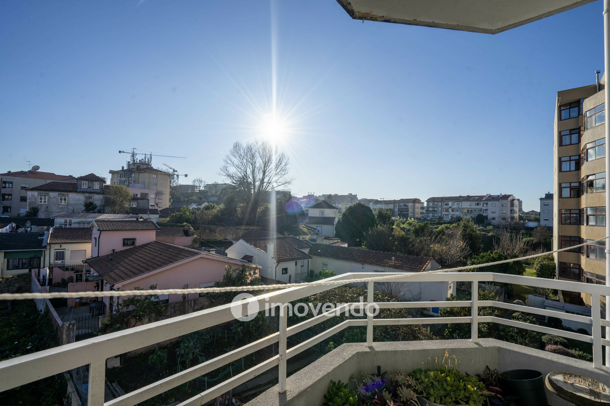 Apartamento T2, com lugar de estacionamento, em Gaia