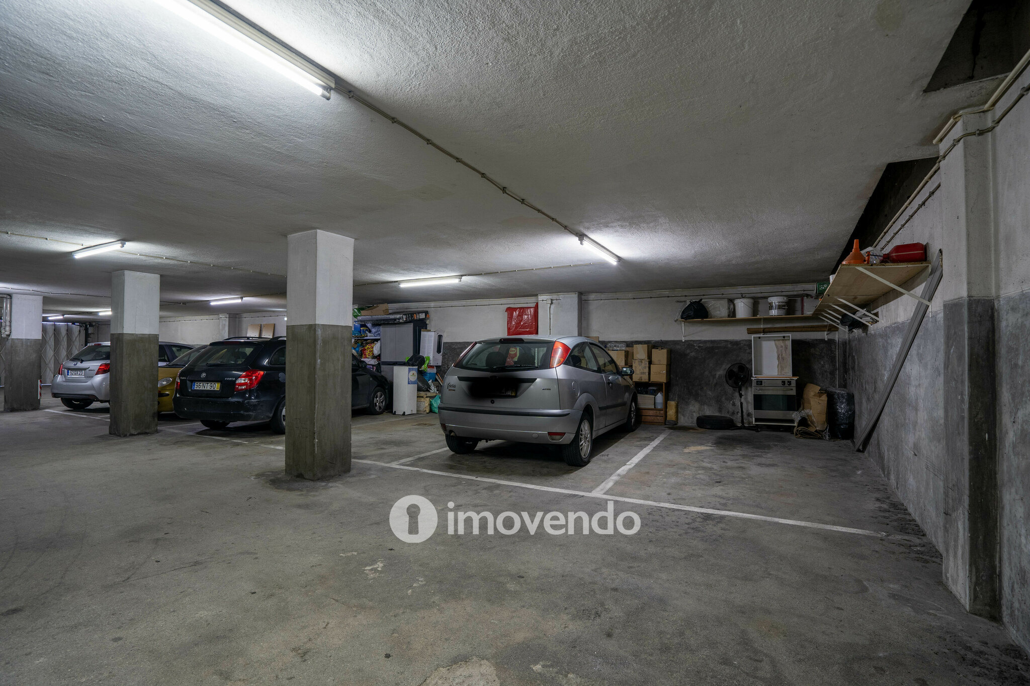 Apartamento T2, com lugar de estacionamento, em Gaia