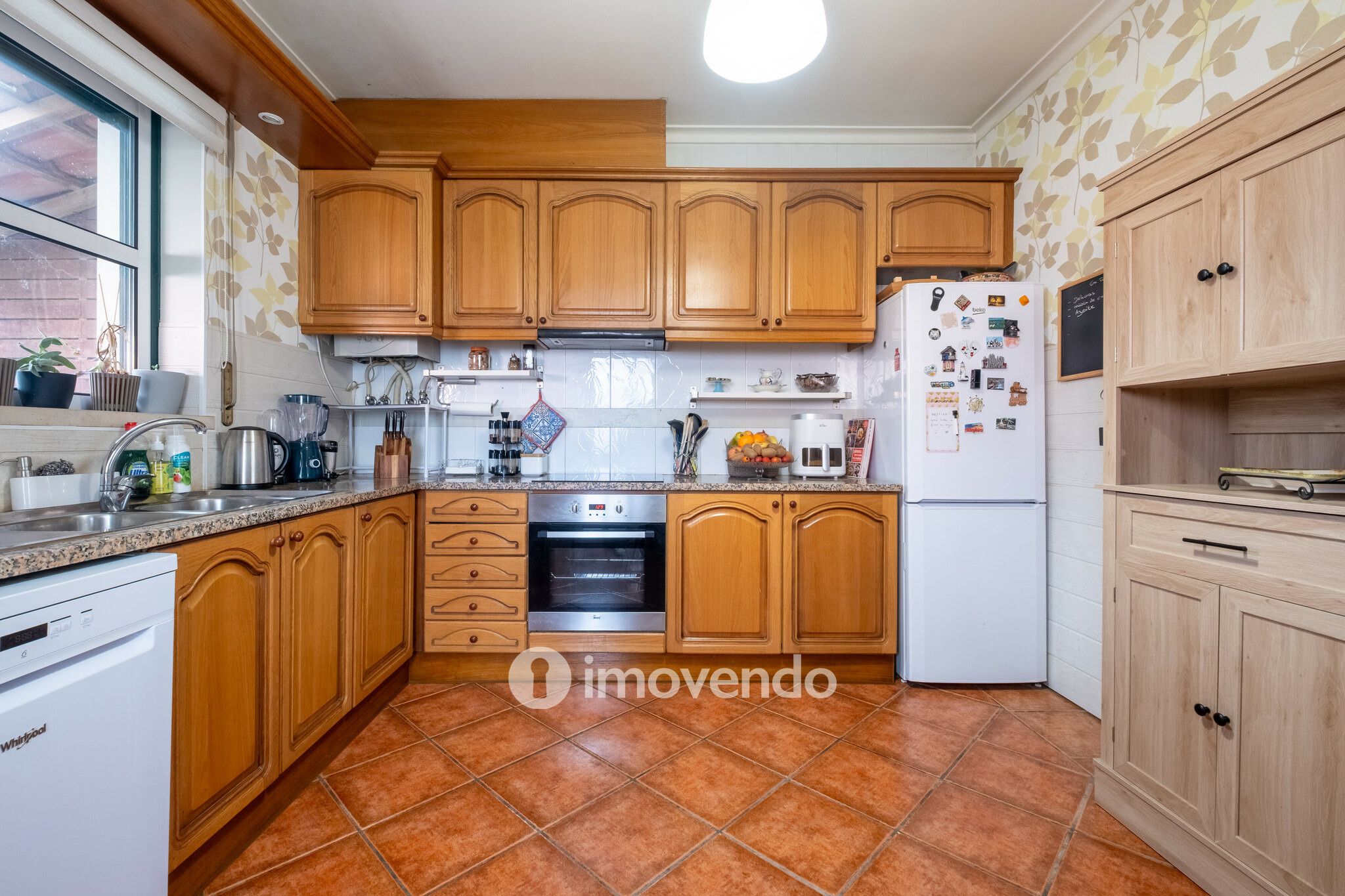 Moradia T3 mobilada e equipada, com garagem e jardim, na Mealhada