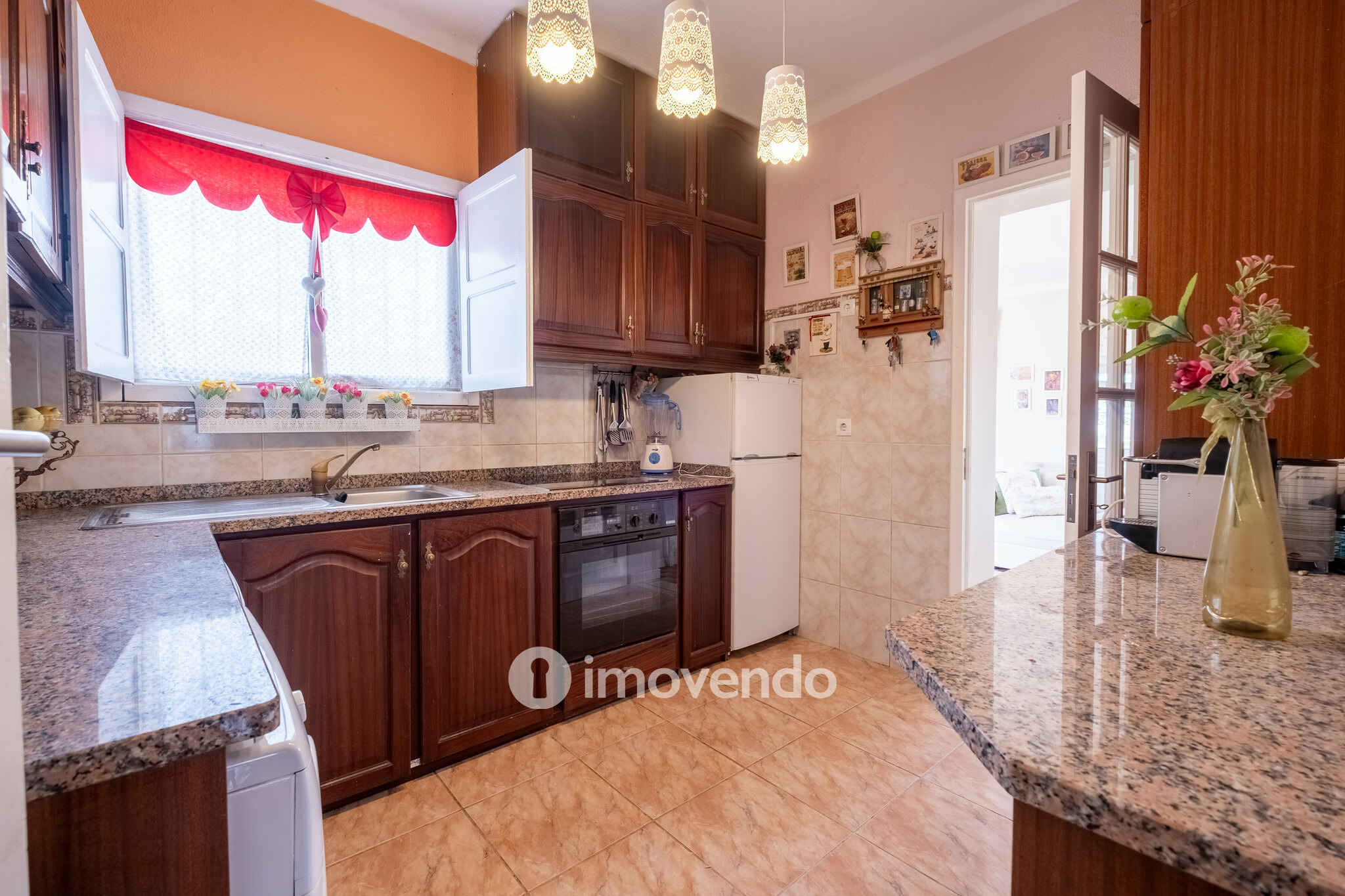 Moradia T6+1, a 1 km da Praia, mobilada e equipada, na Figueira da Foz