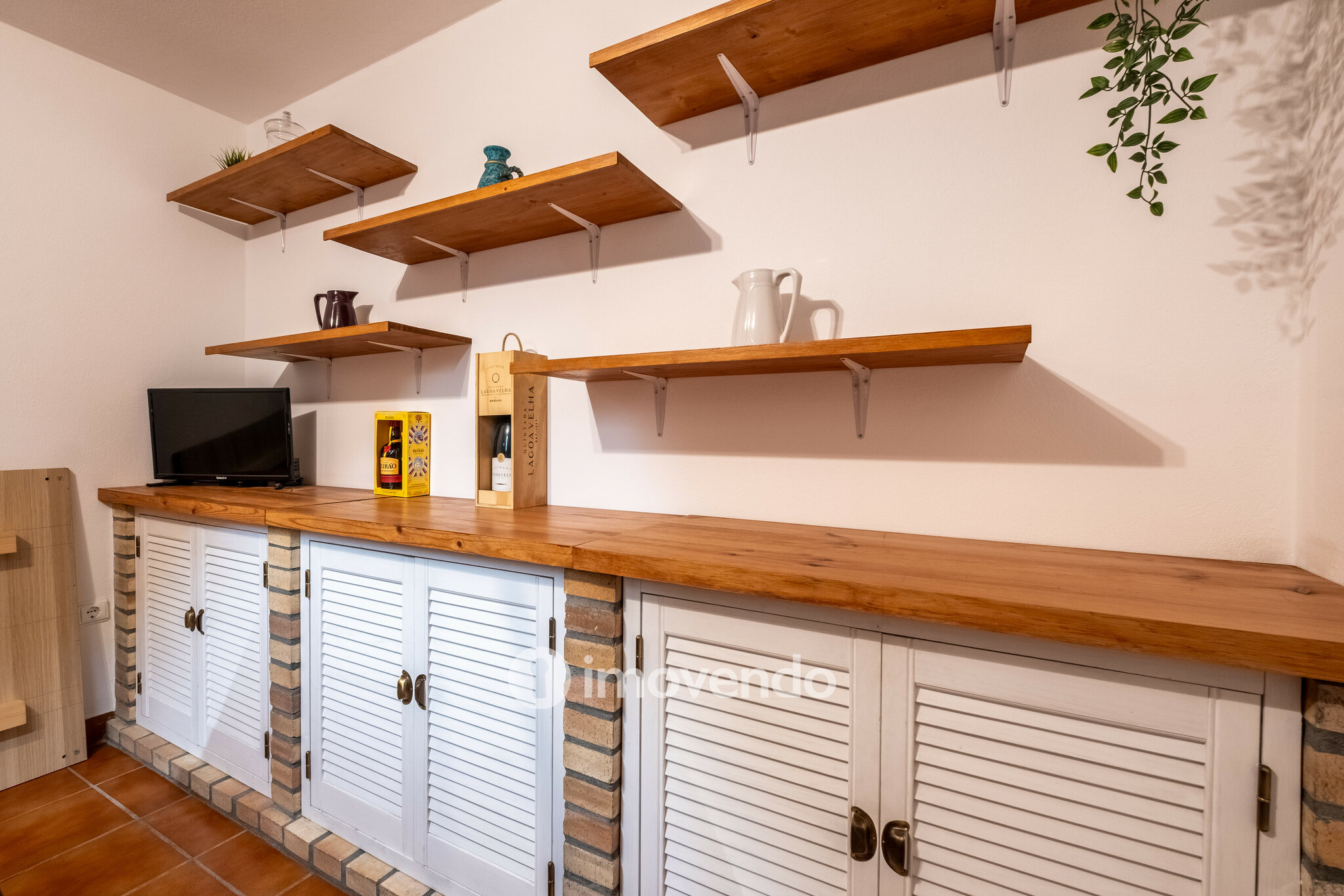 Moradia T3 mobilada e equipada, com garagem e jardim, na Mealhada