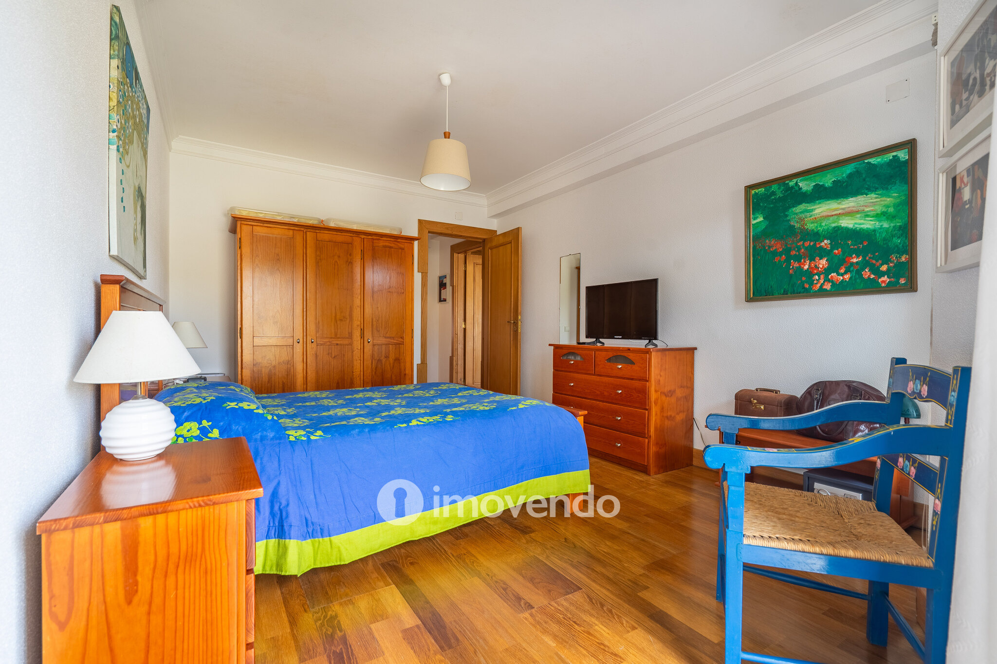 Apartamento T2, num condomínio com piscina, em São Martinho do Porto