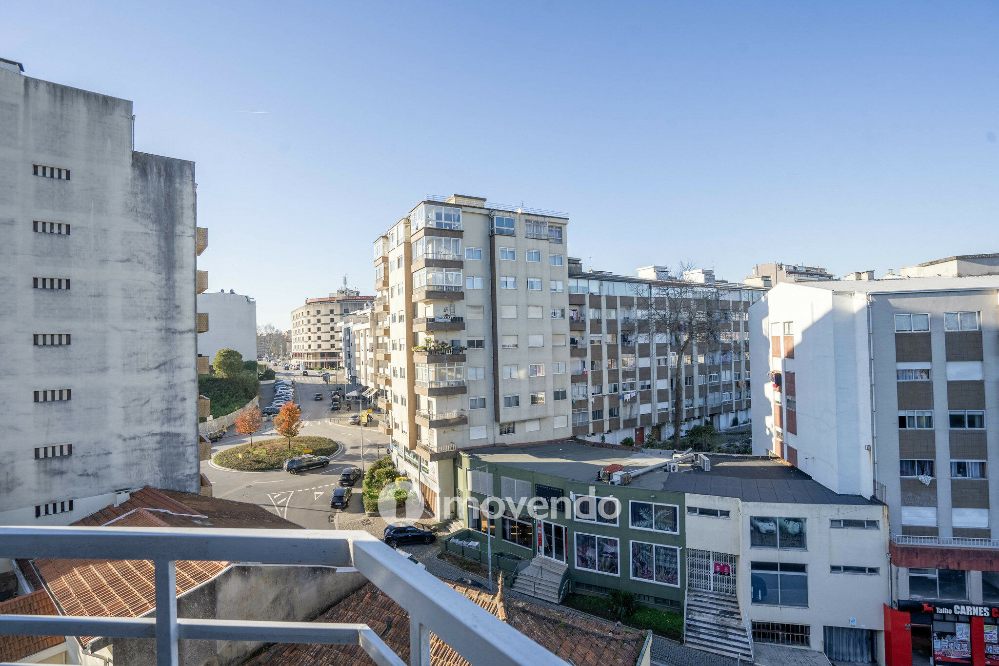 Apartamento T2, com lugar de estacionamento, em Gaia