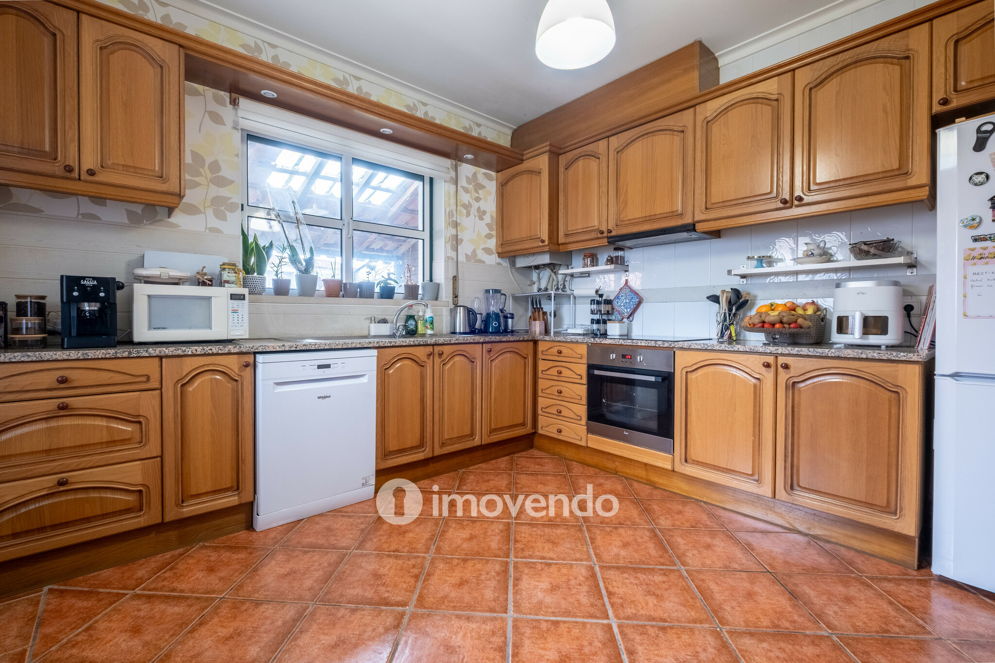 Moradia T3 mobilada e equipada, com garagem e jardim, na Mealhada