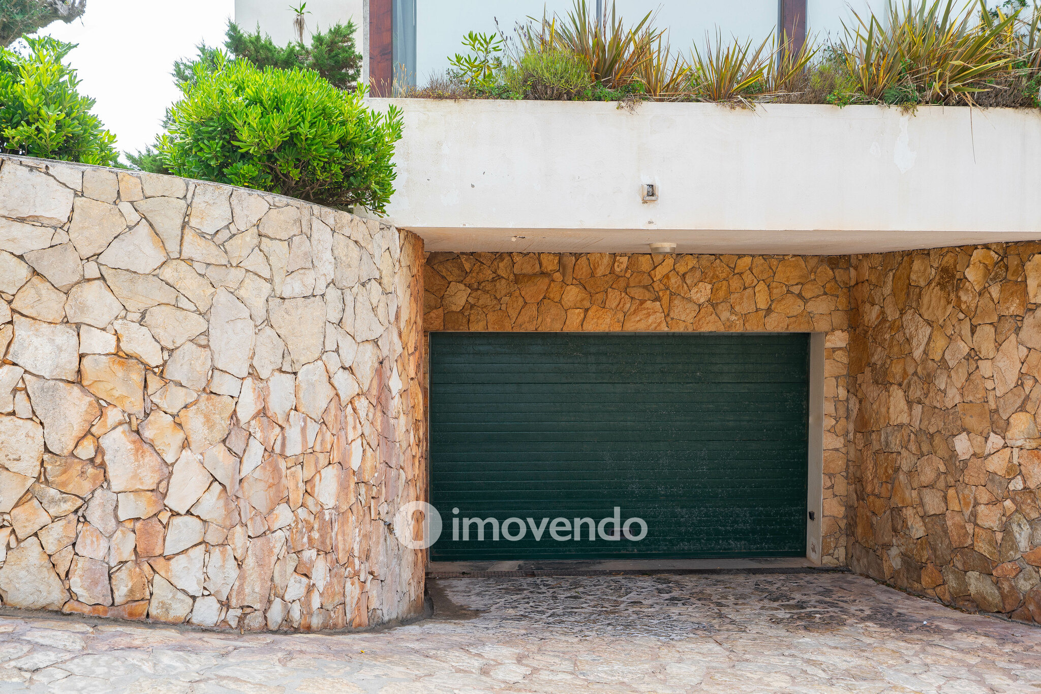 Apartamento T2, num condomínio com piscina, em São Martinho do Porto