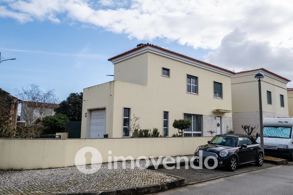Moradia T3 em Mealhada, Antes com 205 m<sup>2</sup> por 299.000