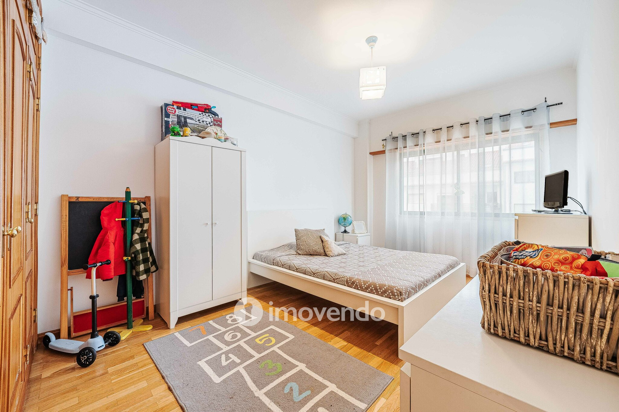 Apartamento T3 exclusivo, com garagem e arrecadação, em Vale Mourão