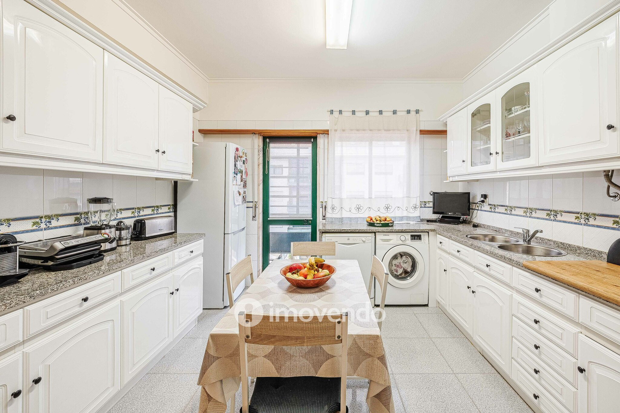 Apartamento T3 exclusivo, com garagem e arrecadação, em Vale Mourão