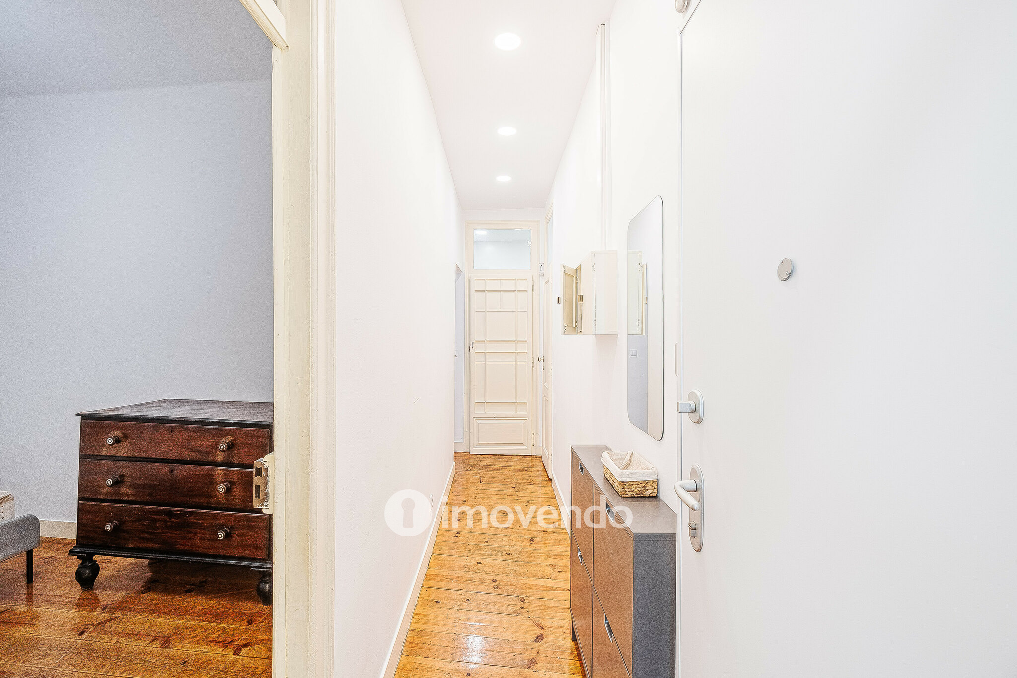 Apartamento T3 remodelado, mobilado e com cozinha equipada, Lisboa