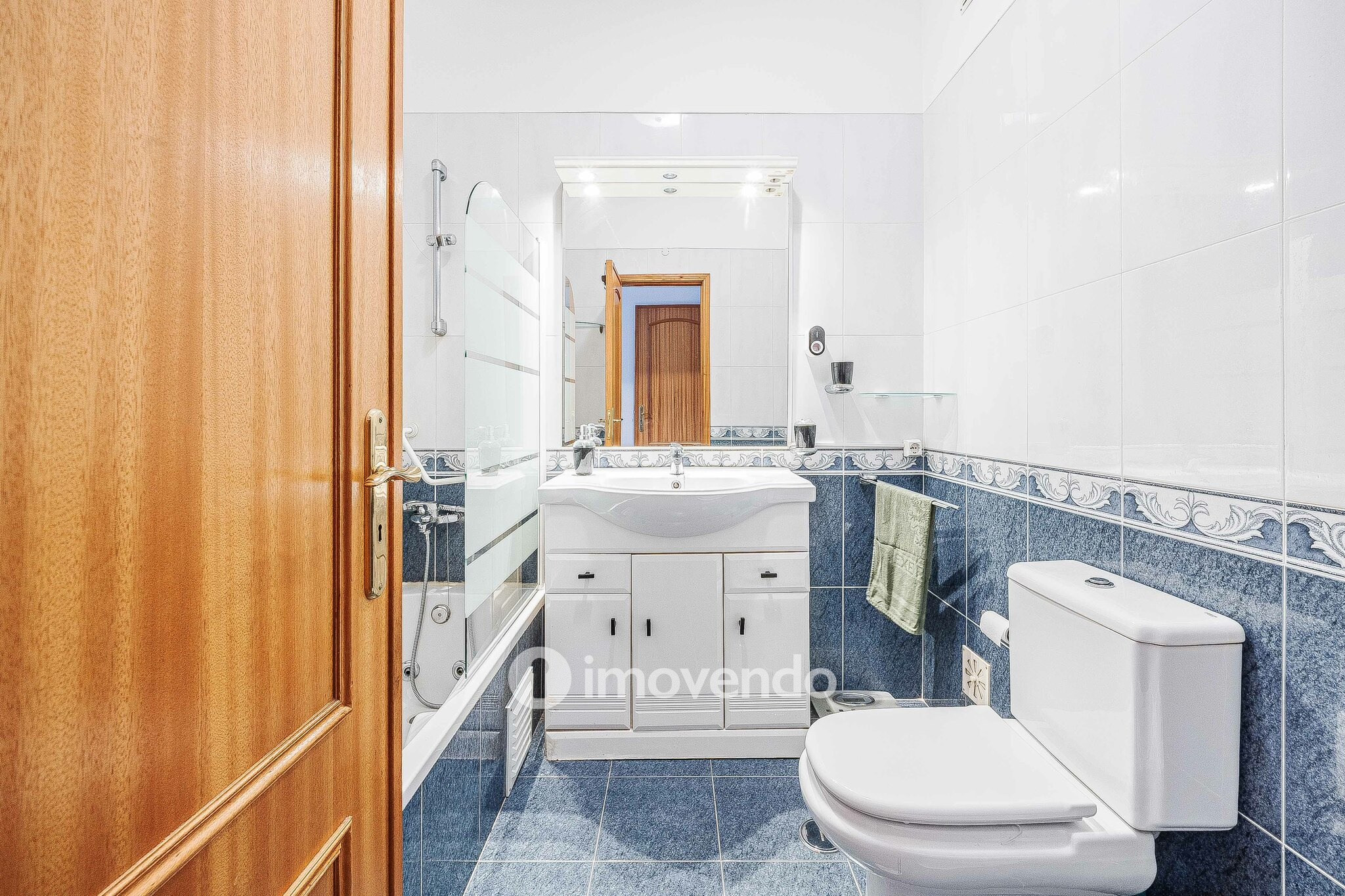 Apartamento T3 exclusivo, com garagem e arrecadação, em Vale Mourão