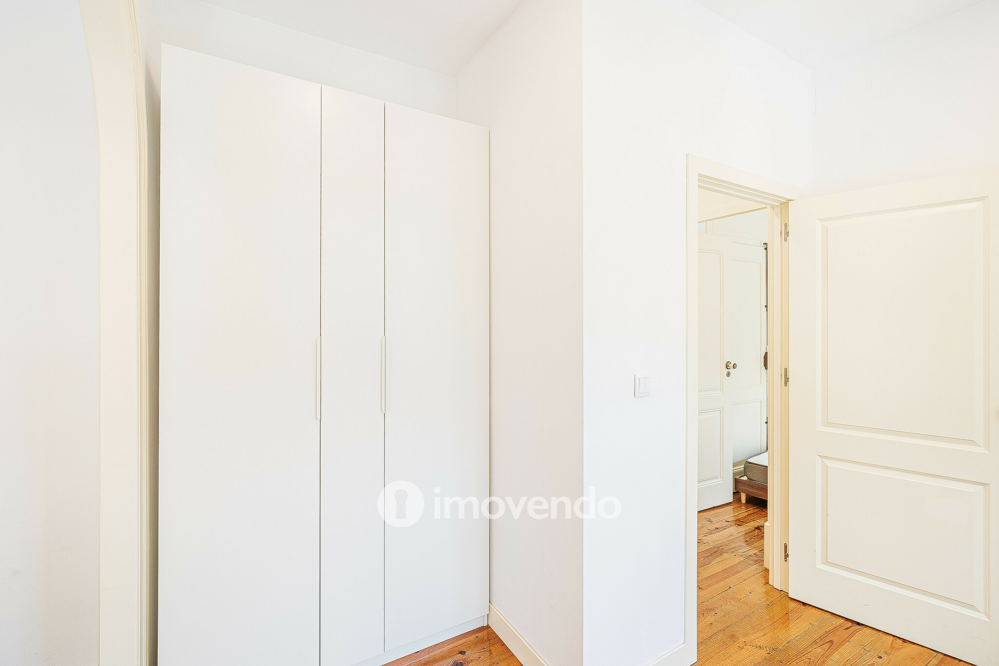 Apartamento T3 remodelado, mobilado e com cozinha equipada, Lisboa
