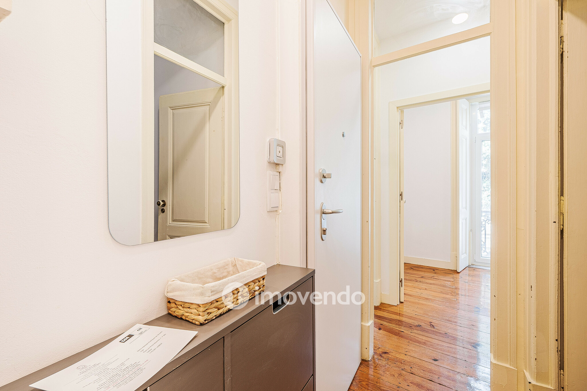 Apartamento T3 remodelado, mobilado e com cozinha equipada, Lisboa