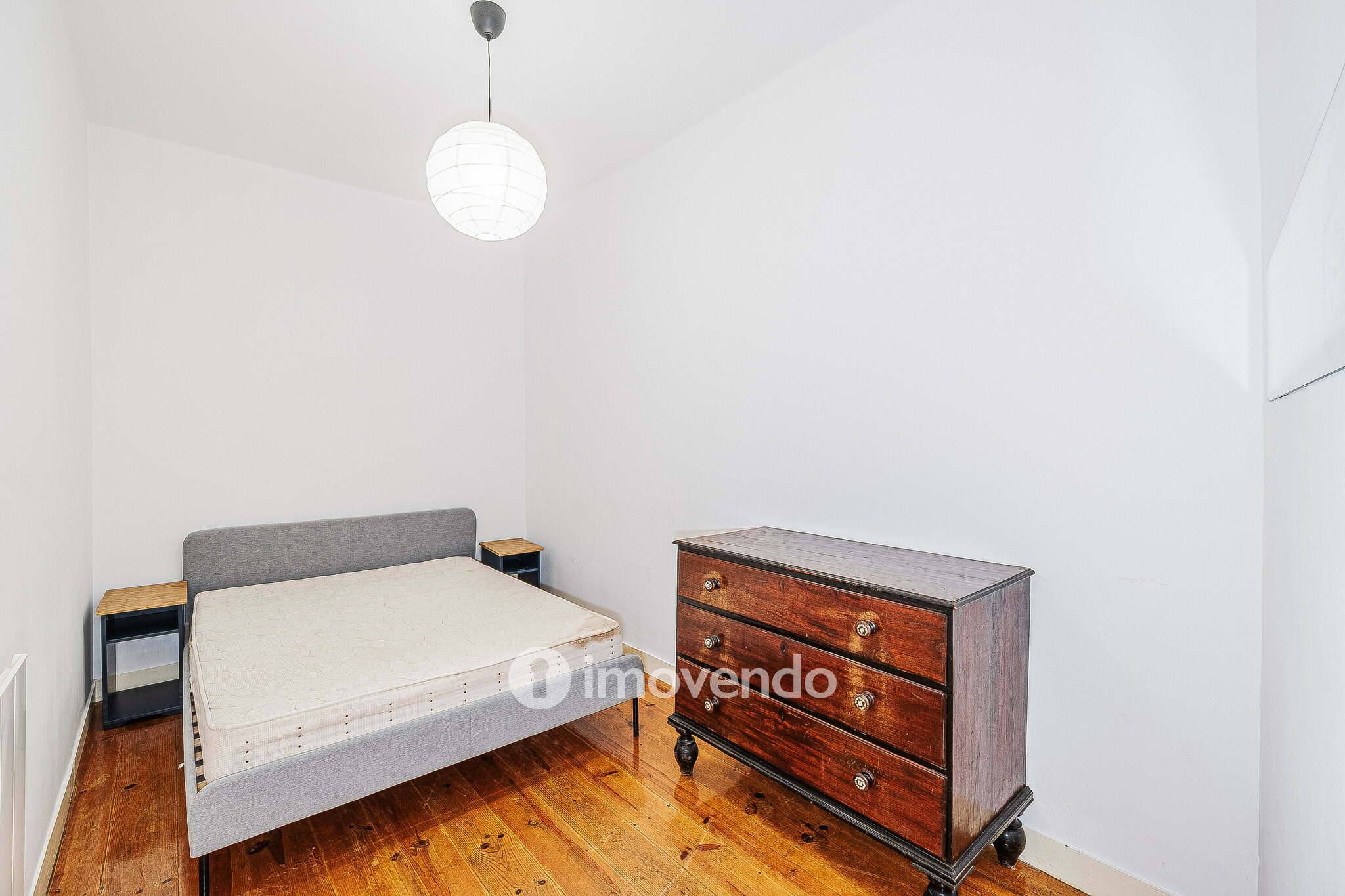 Apartamento T3 remodelado, mobilado e com cozinha equipada, Lisboa
