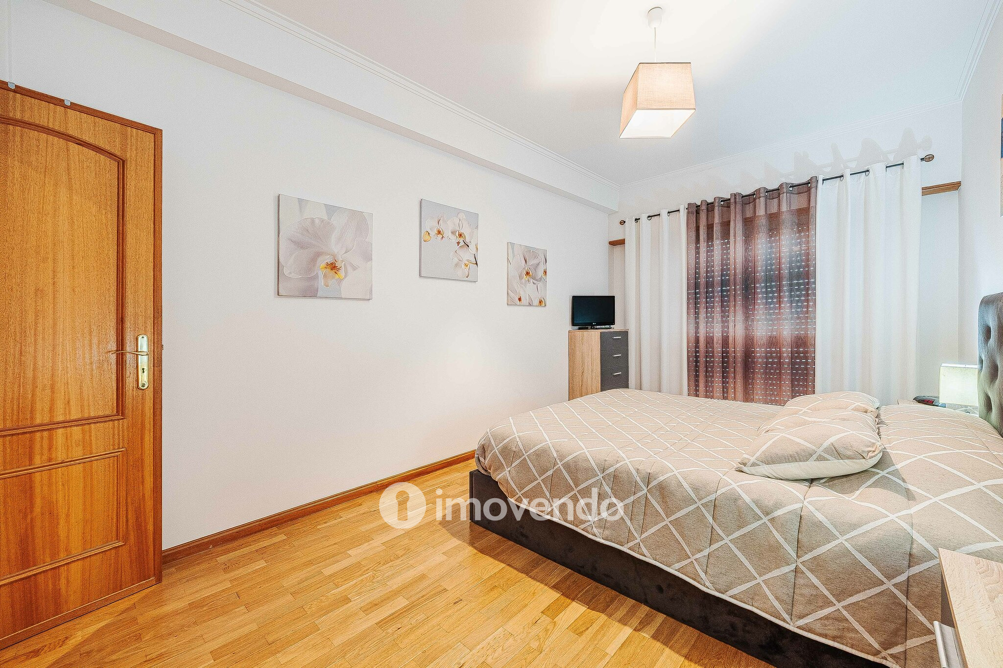 Apartamento T3 exclusivo, com garagem e arrecadação, em Vale Mourão