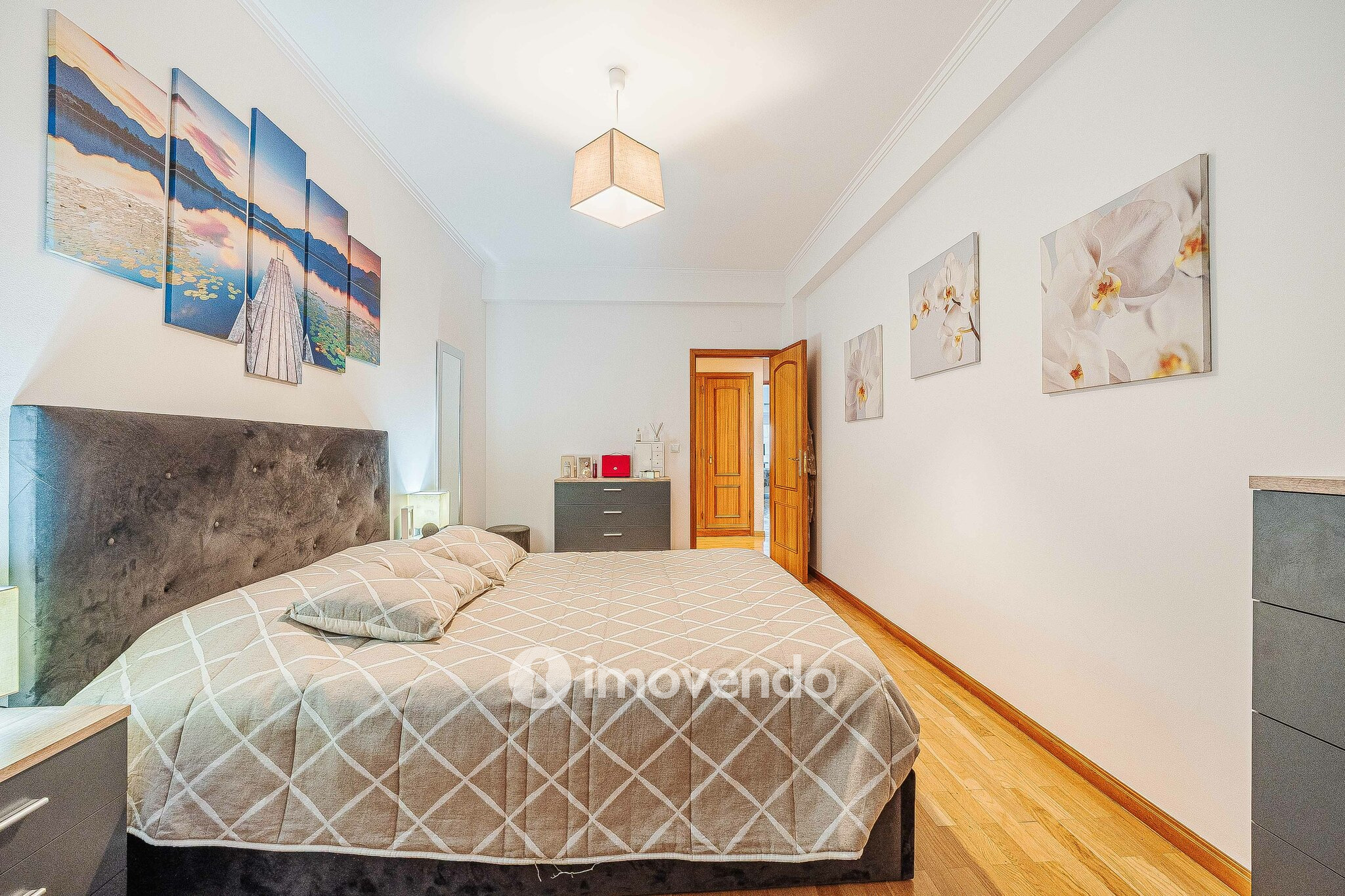 Apartamento T3 exclusivo, com garagem e arrecadação, em Vale Mourão