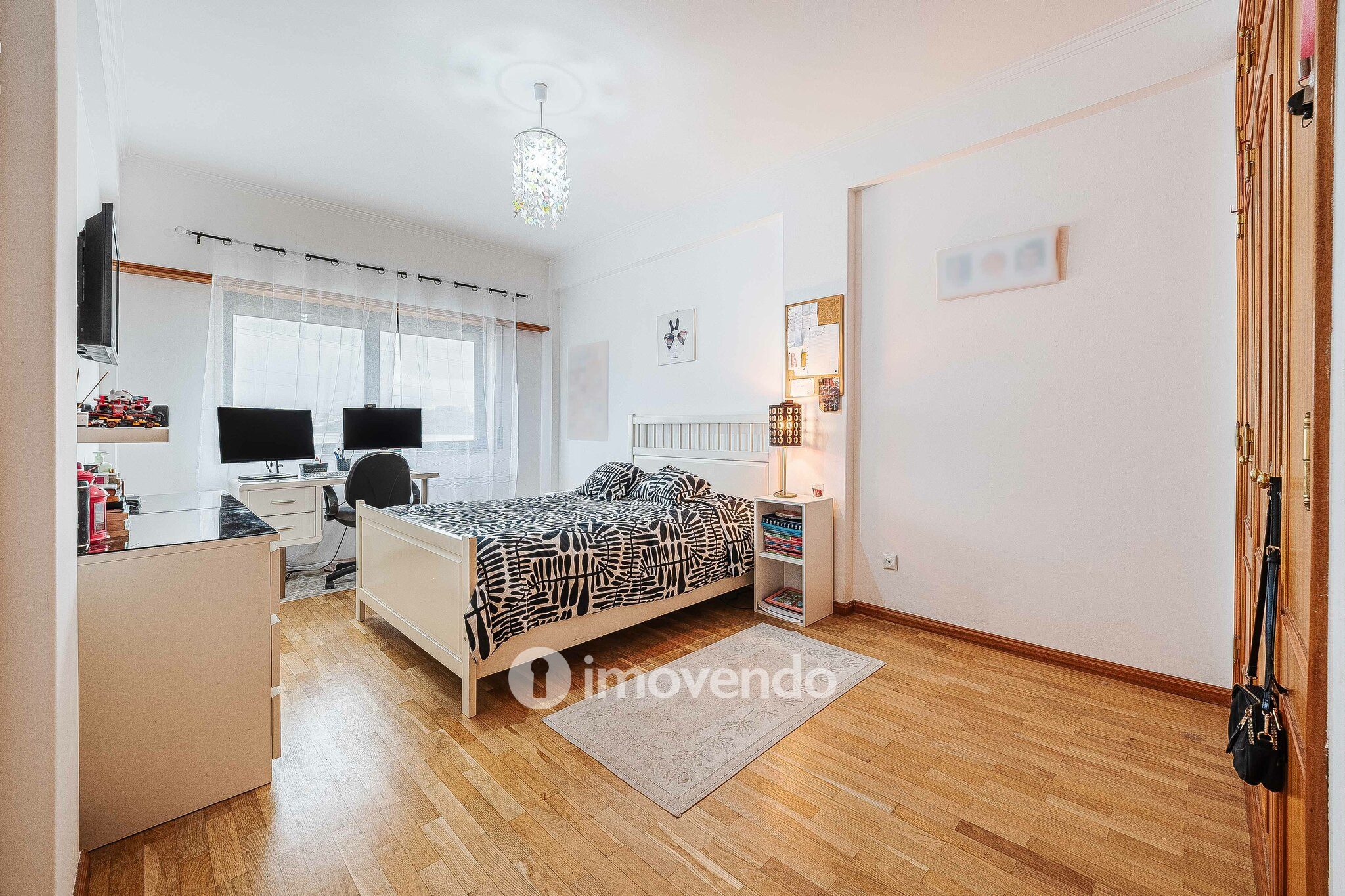 Apartamento T3 exclusivo, com garagem e arrecadação, em Vale Mourão